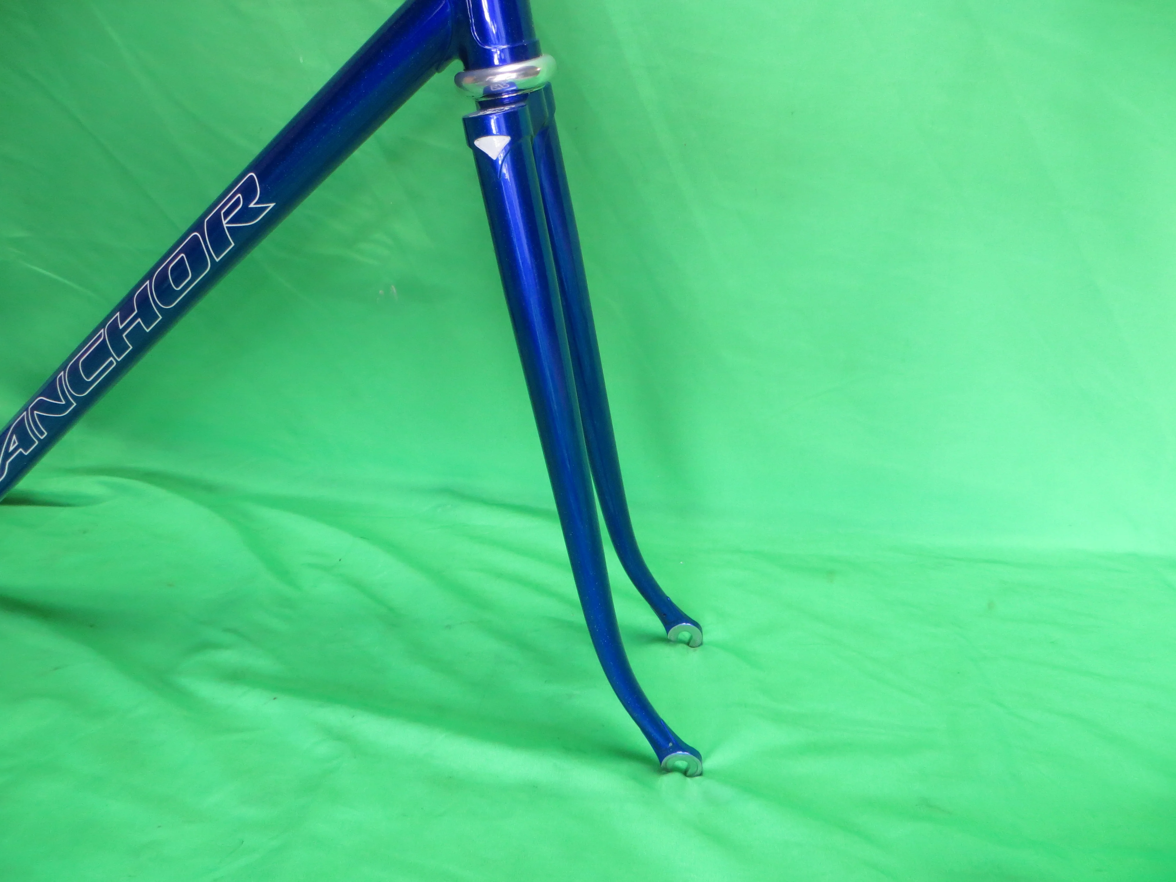 Anchor Kaisei 8630R // Deep Blue Metallic with Fine Rainbiw Flake // 54cm - Image 10