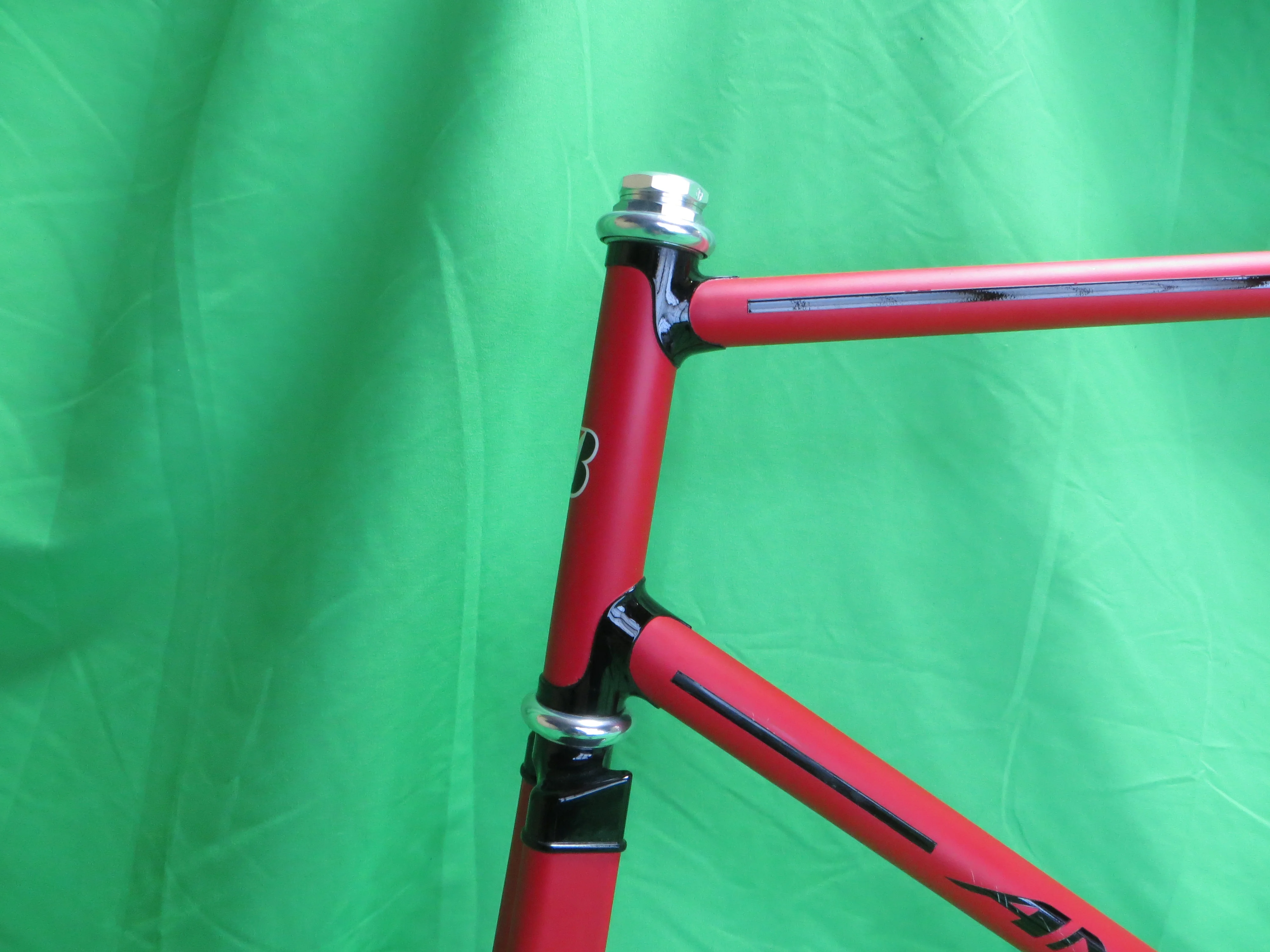 Anchor Columbus Max Fork // Matte Red / Black Lugs // 54.5cm - Image 2