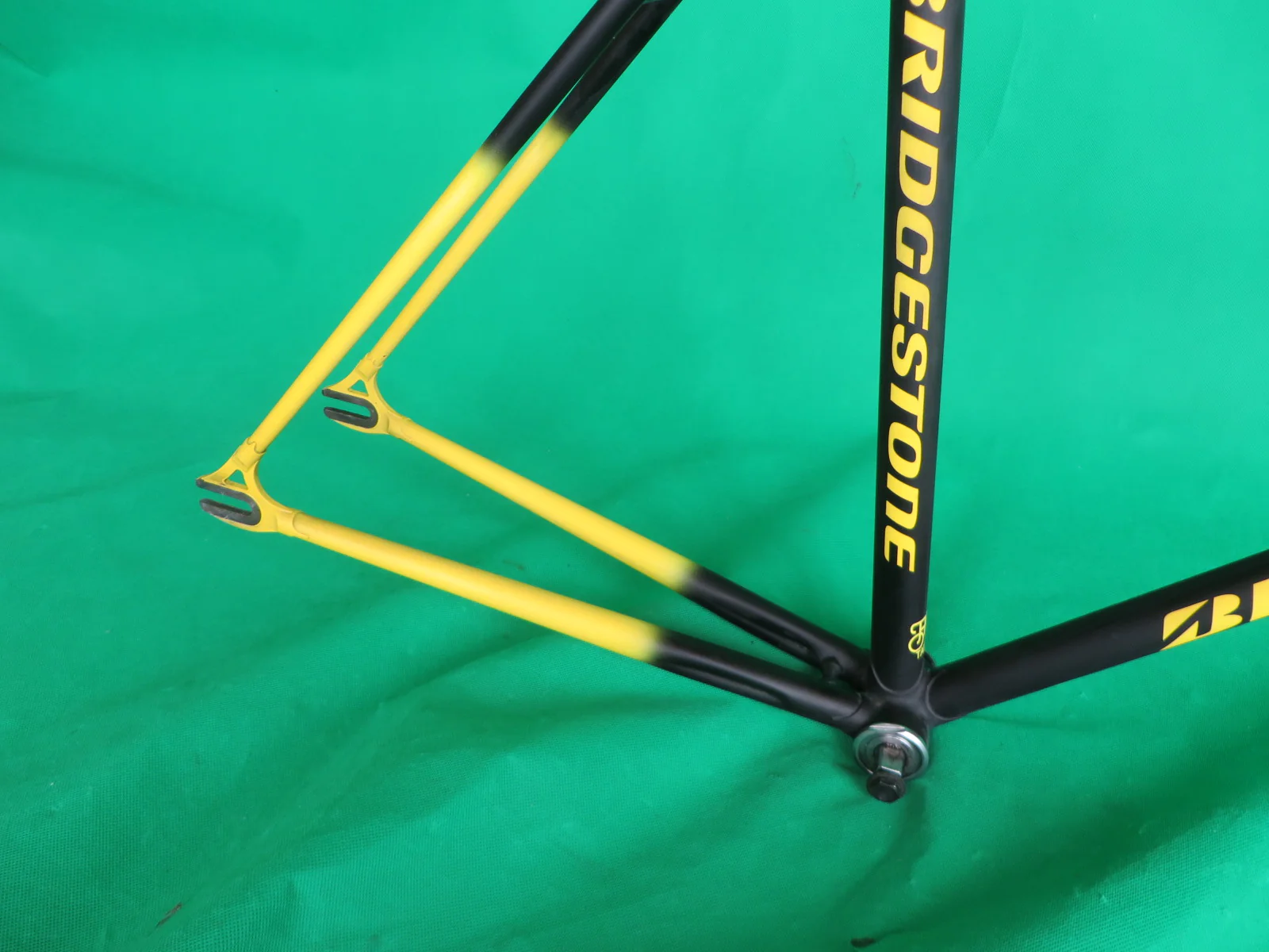Bridgestone // Matte Black / Yellow Fade // 50.5cm - Image 14