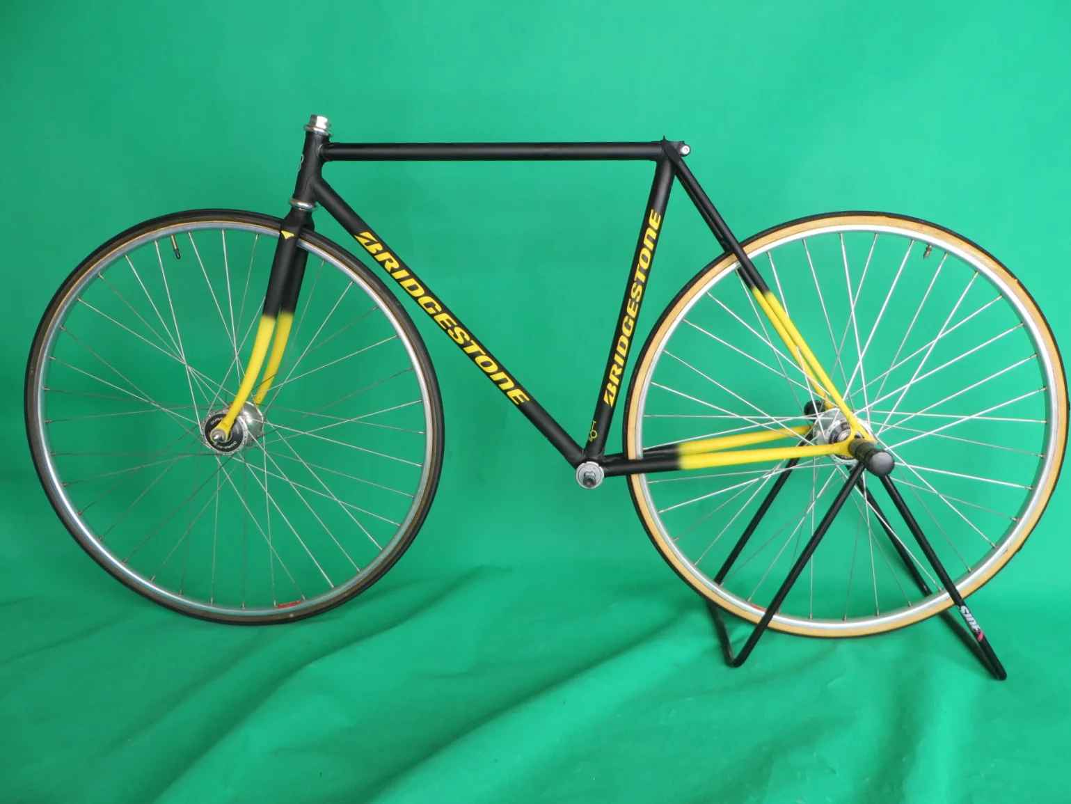 Bridgestone // Matte Black / Yellow Fade // 50.5cm - Image 16