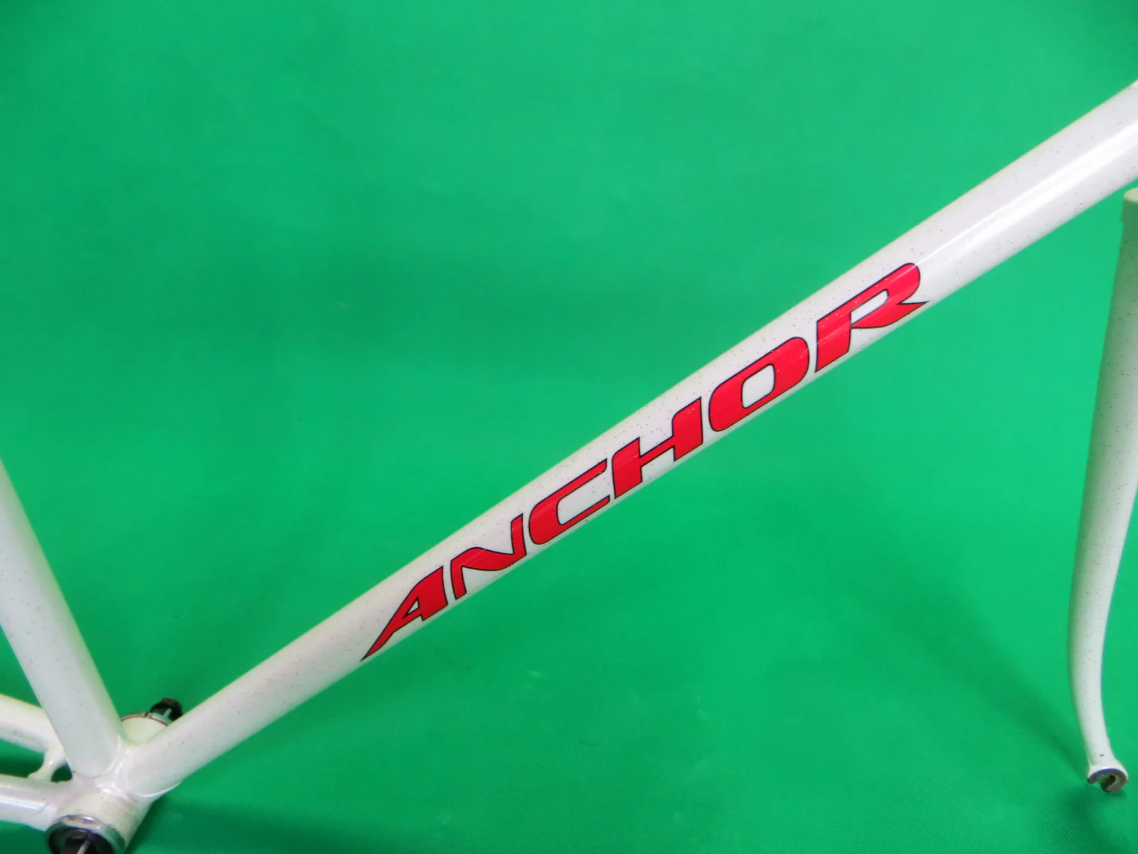 Anchor // White with Red Decals and Gold Flake // 51.5cm - Image 13