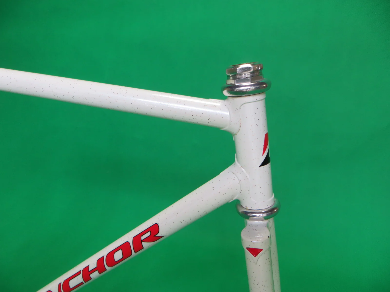Anchor // White with Red Decals and Gold Flake // 51.5cm - Image 9