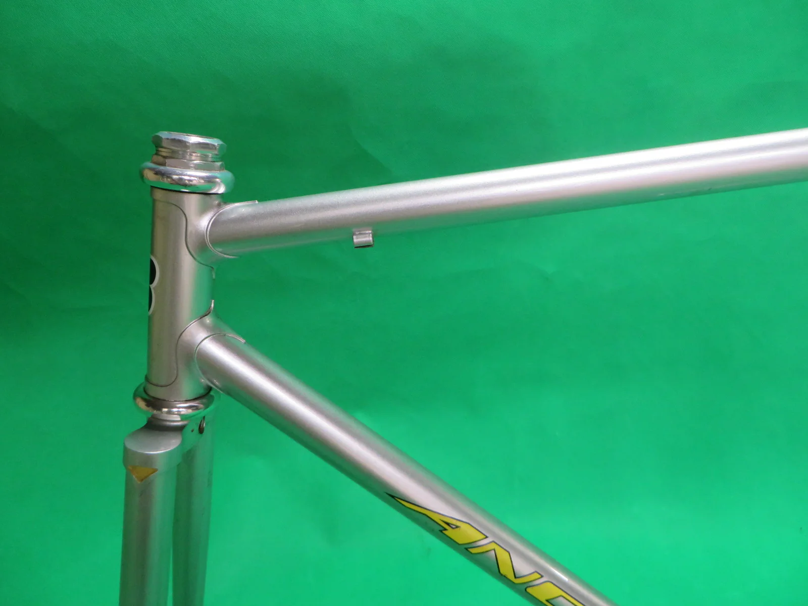 Anhcor // Mach Silver / Drilled For Brakes // 51.5cm - Image 4