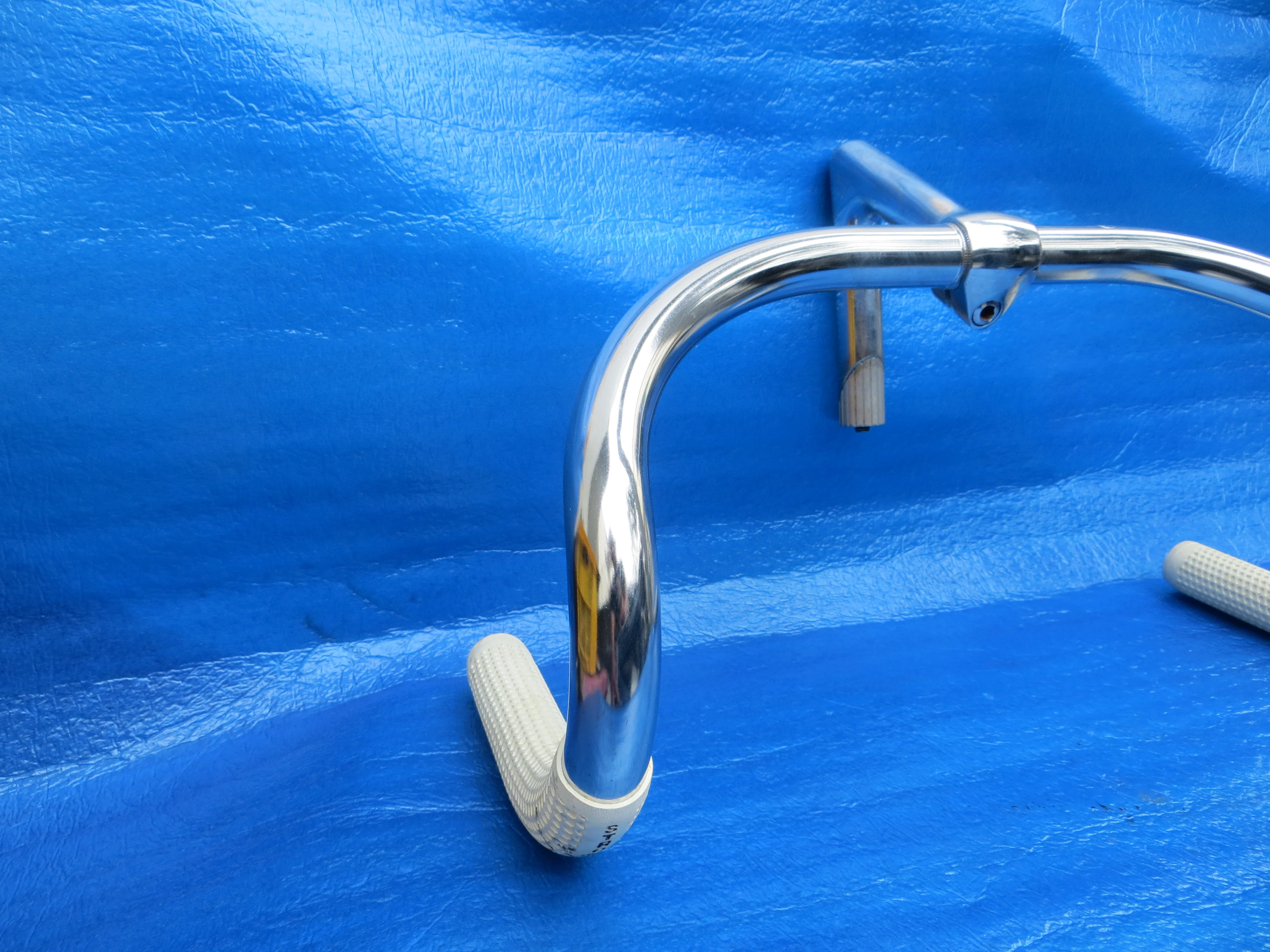 B123 380mm CrMo NJS Handlebar, Nitto Jaguar, 105mm/58 degree Steel NJS Stem, Choice String V Grips (24100303) - Image 2