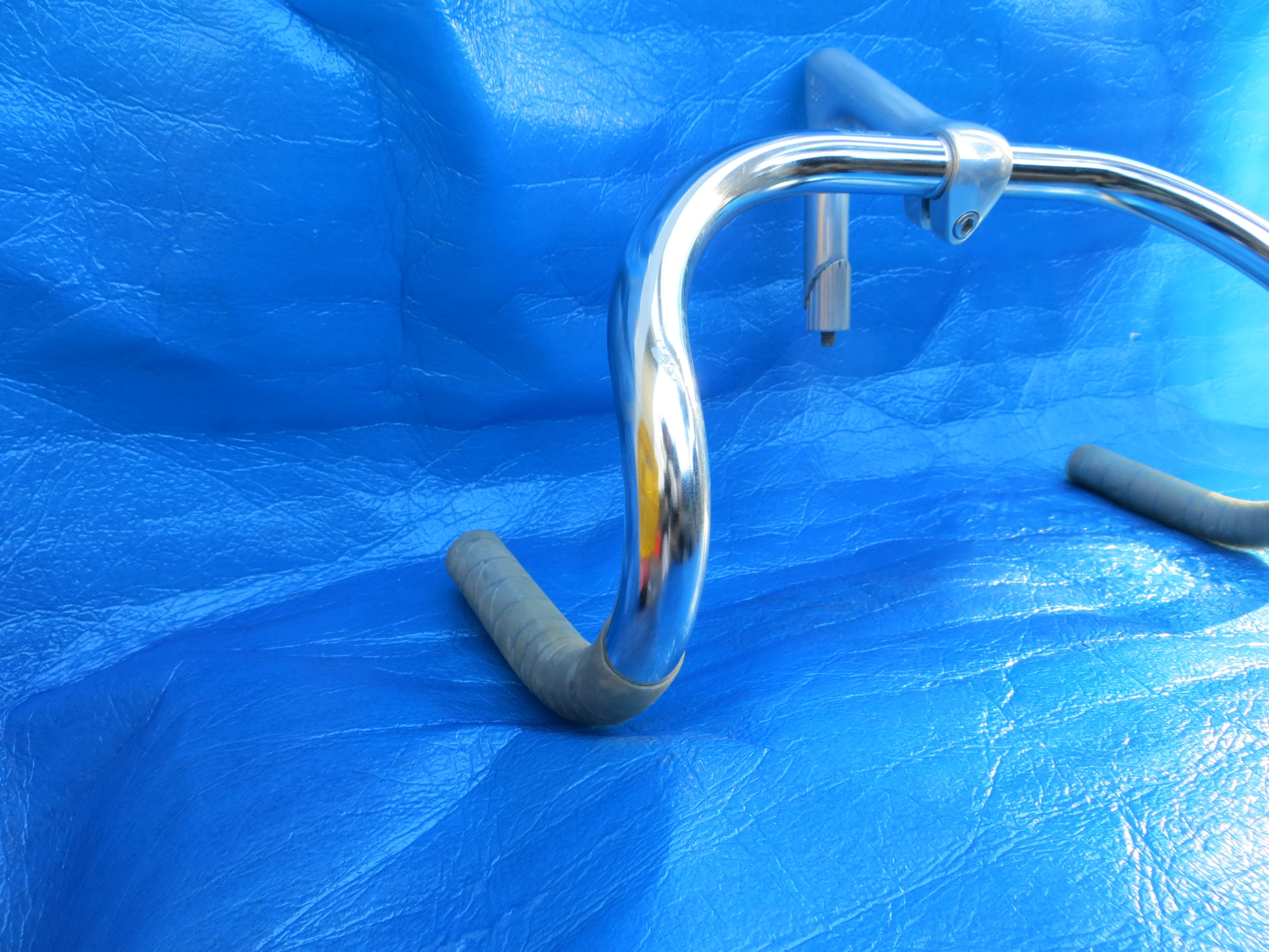 B123 390mm CrMo NJS Handlebar, Nitto Jaguar 90mm/58 degree AA NJS Stem, Champ Grips (24012509) - Image 2
