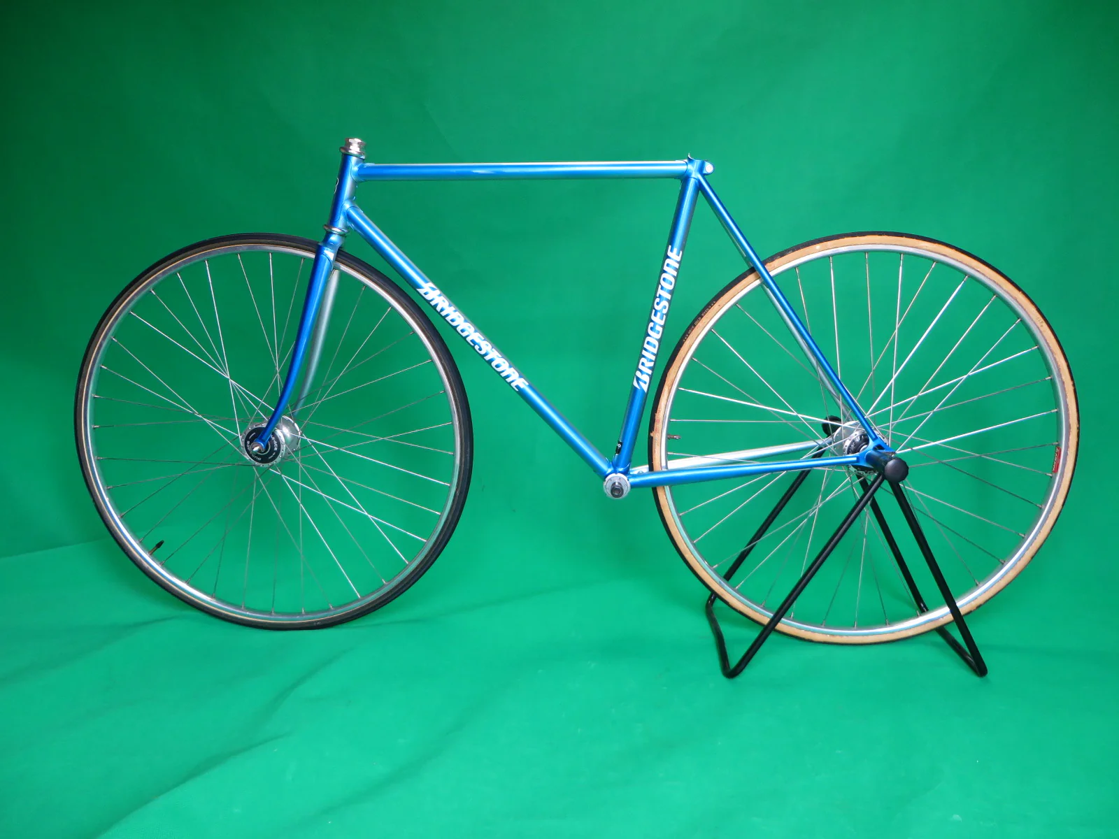 Bridgestone // Blue Metallic Silver Fade // 51.5cm - Image 16