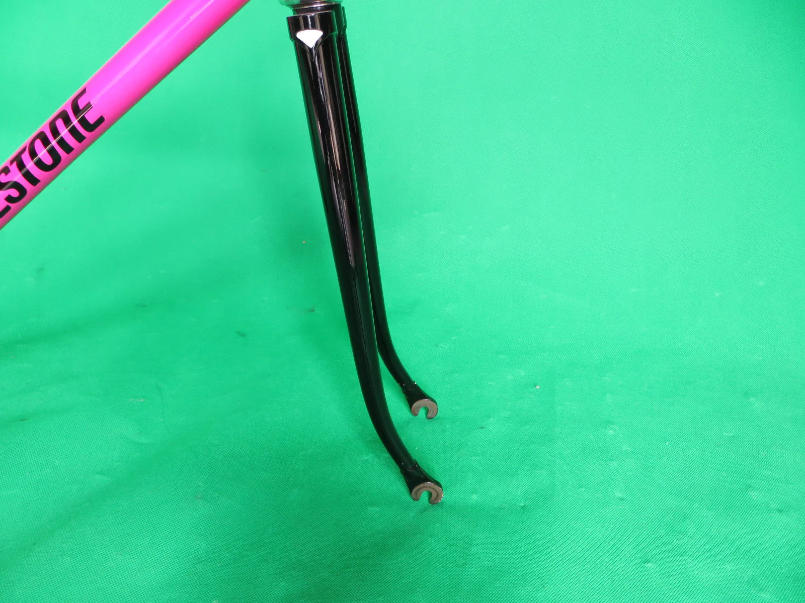 Bridgestone // bright pink & black two-tone // 51.5cm - Image 10