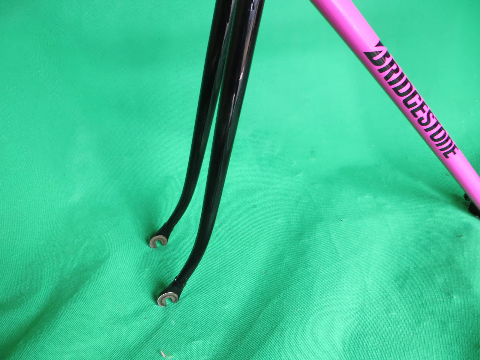 Bridgestone // bright pink & black two-tone // 51.5cm - Image 3