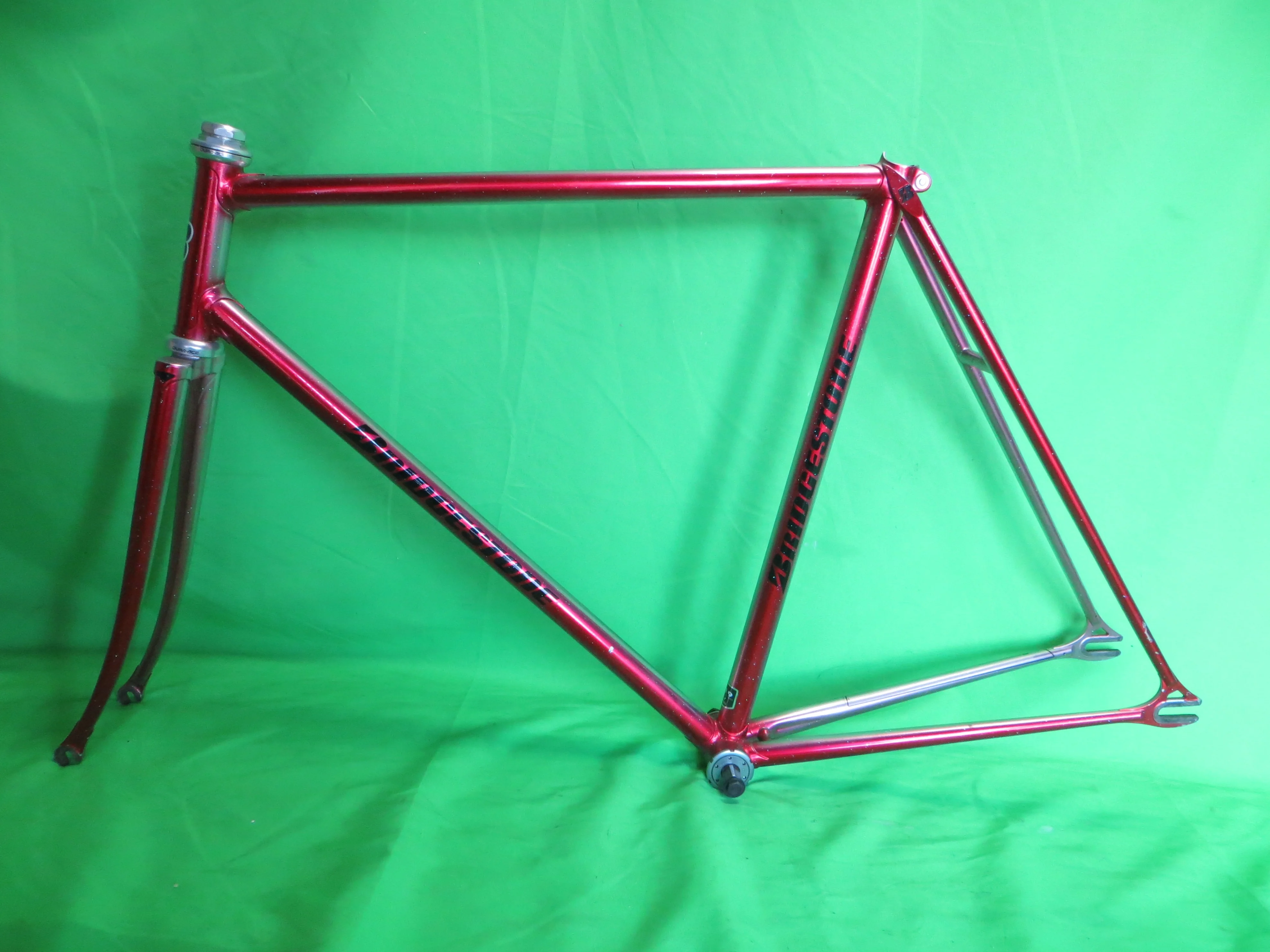 Bridgestone // Candy Red / Mach Silver with Rainbow Flake / 54.5cm