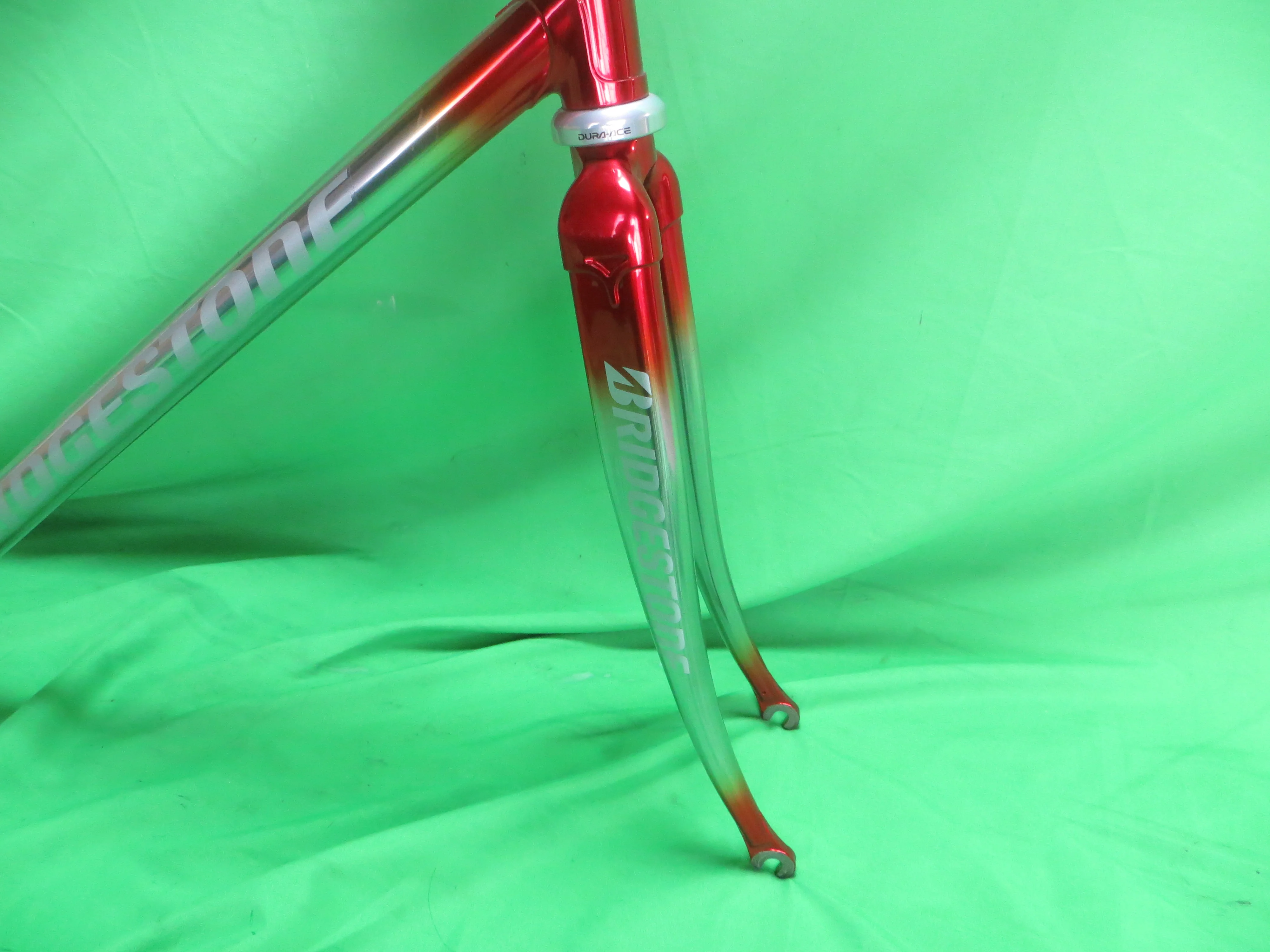 Bridgestone Columbus Max Fork // Mach Silver / Candy Red Fade // 51cm - Image 10