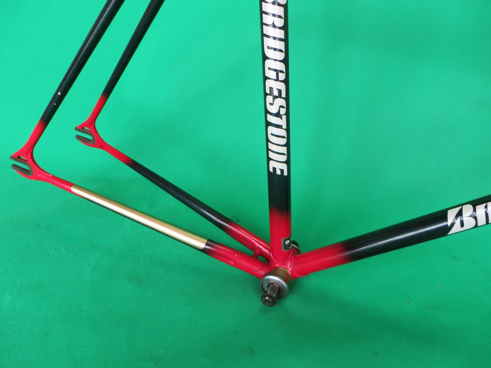 Bridgestone | gold/green-red fade| 52.5cm - Image 11