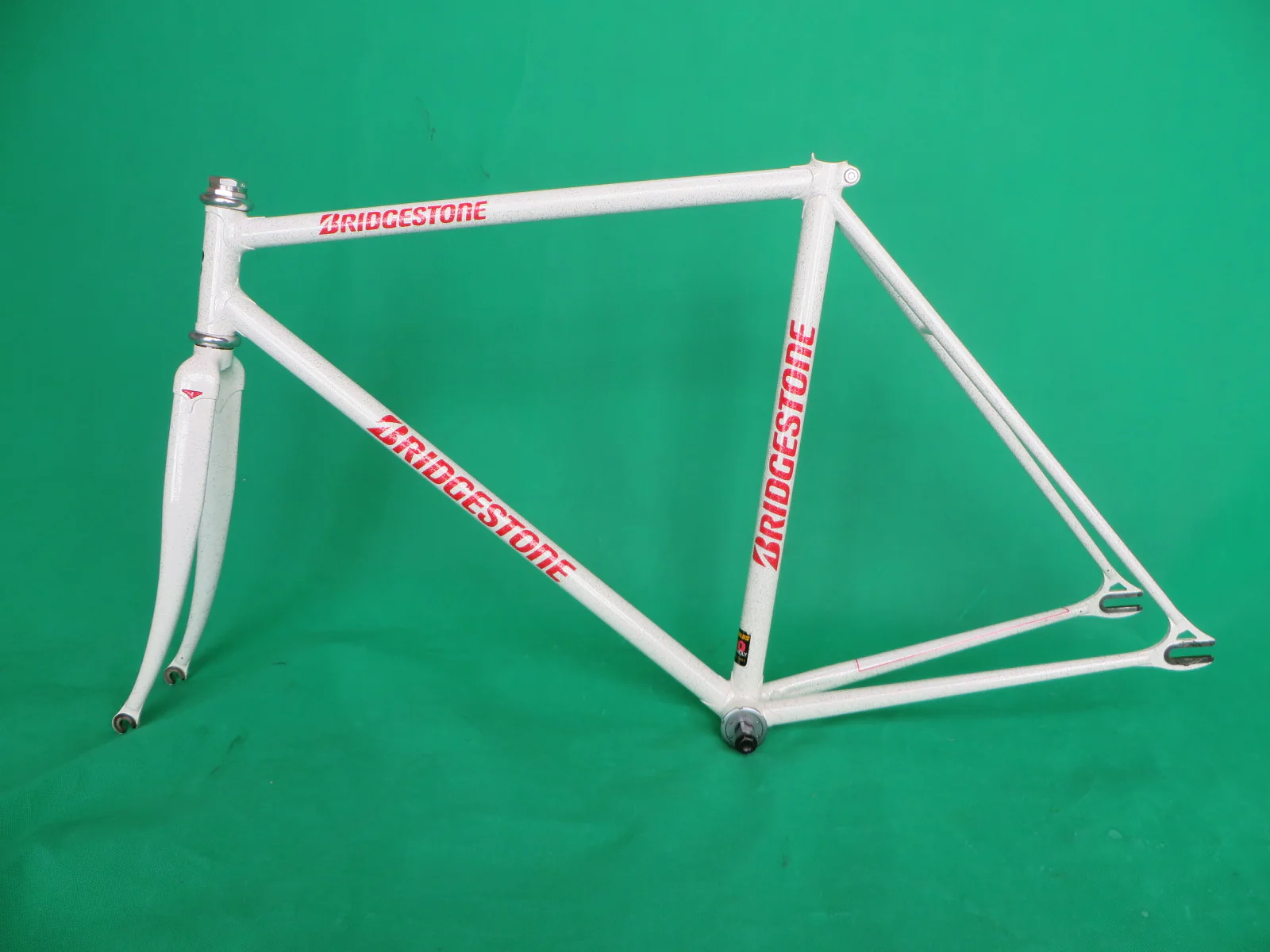 Bridgestone // White with Super Silver Flake // Columbus Max Fork // Reynolds 520 // 51.5cm
