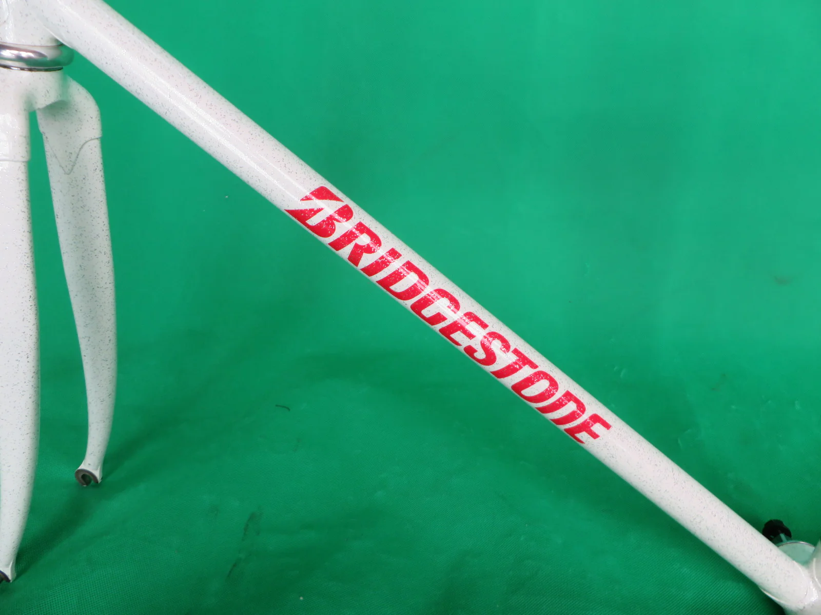 Bridgestone // White with Super Silver Flake // Columbus Max Fork // Reynolds 520 // 51.5cm - Image 6
