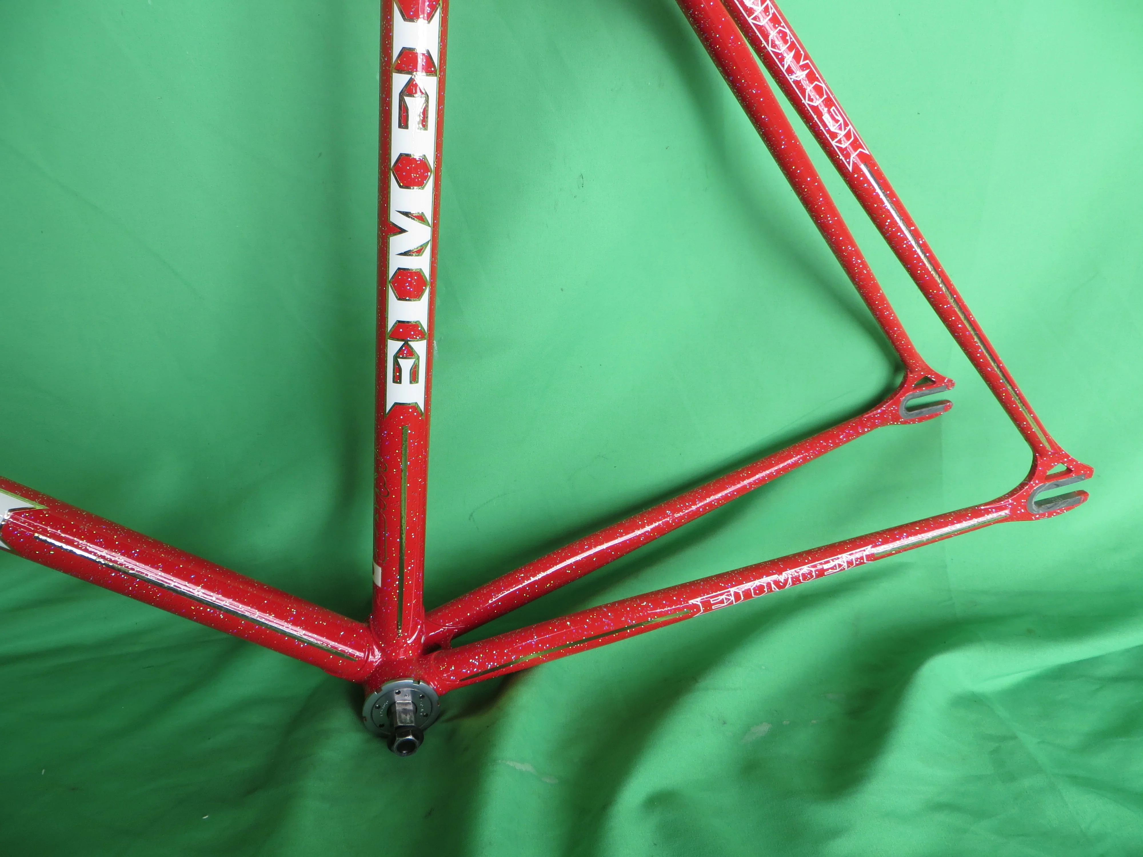 EIMEI // Red Metallic with SUPER Rainbow Flake // 53.5cm - Image 7