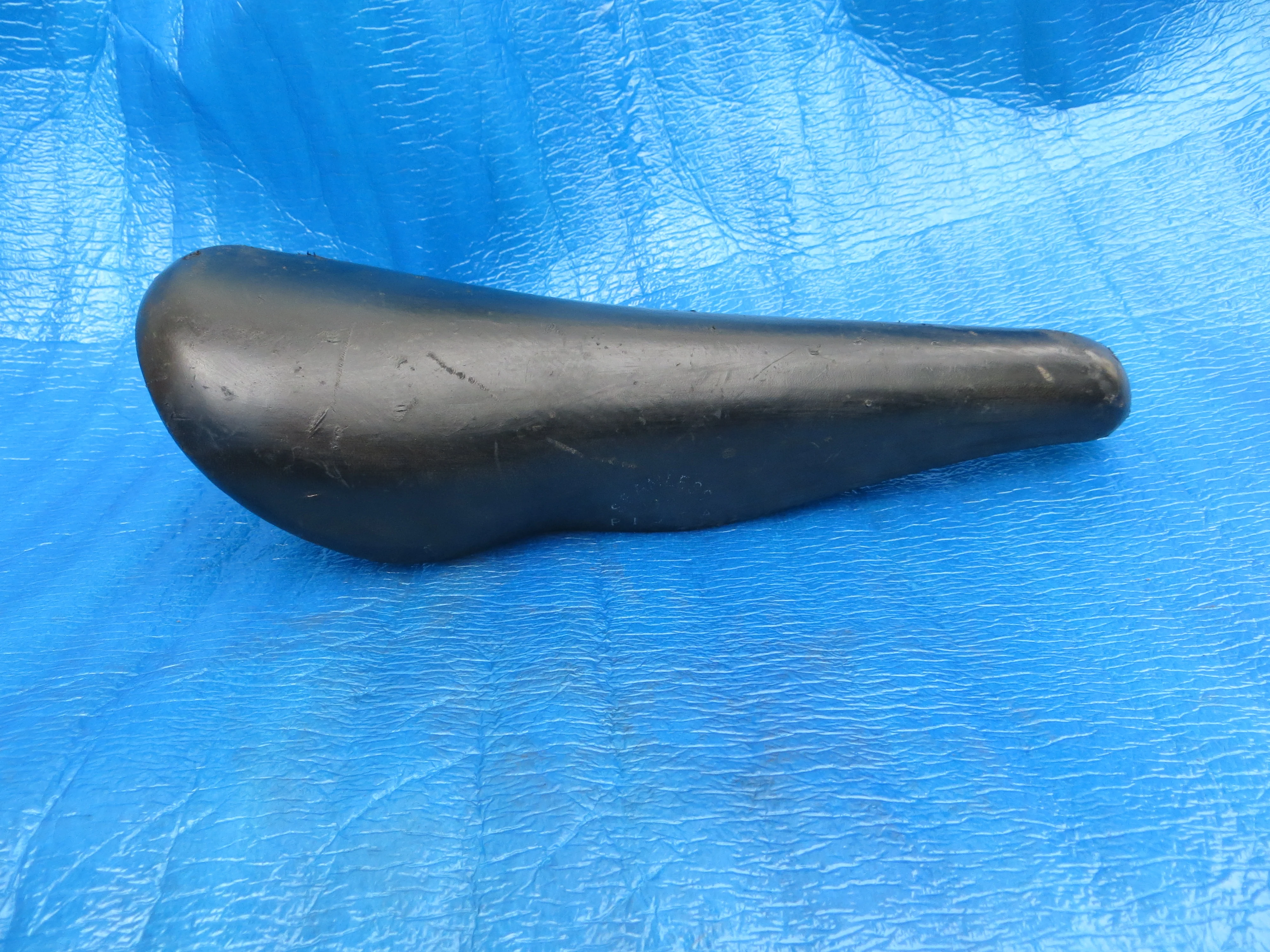 Fujita Seamless Y.F.C PISTA NJS Saddle 44mm (24051209)