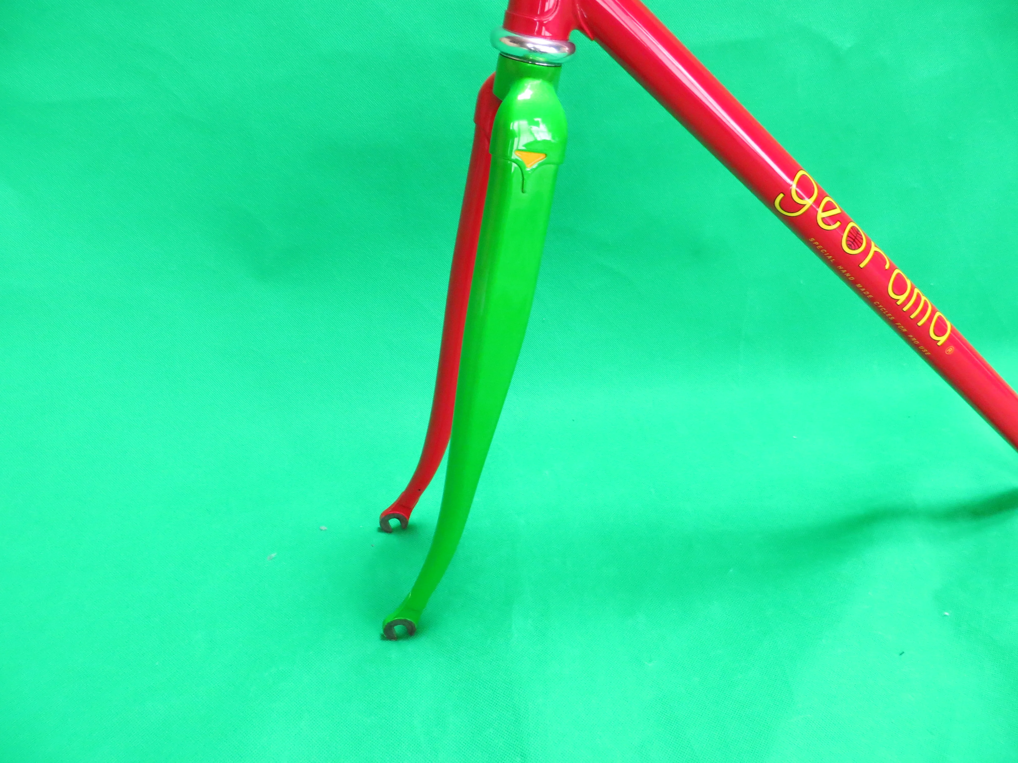 Georama Columbus Max Fork // Green Red Two Tone // 51.5cm - Image 3