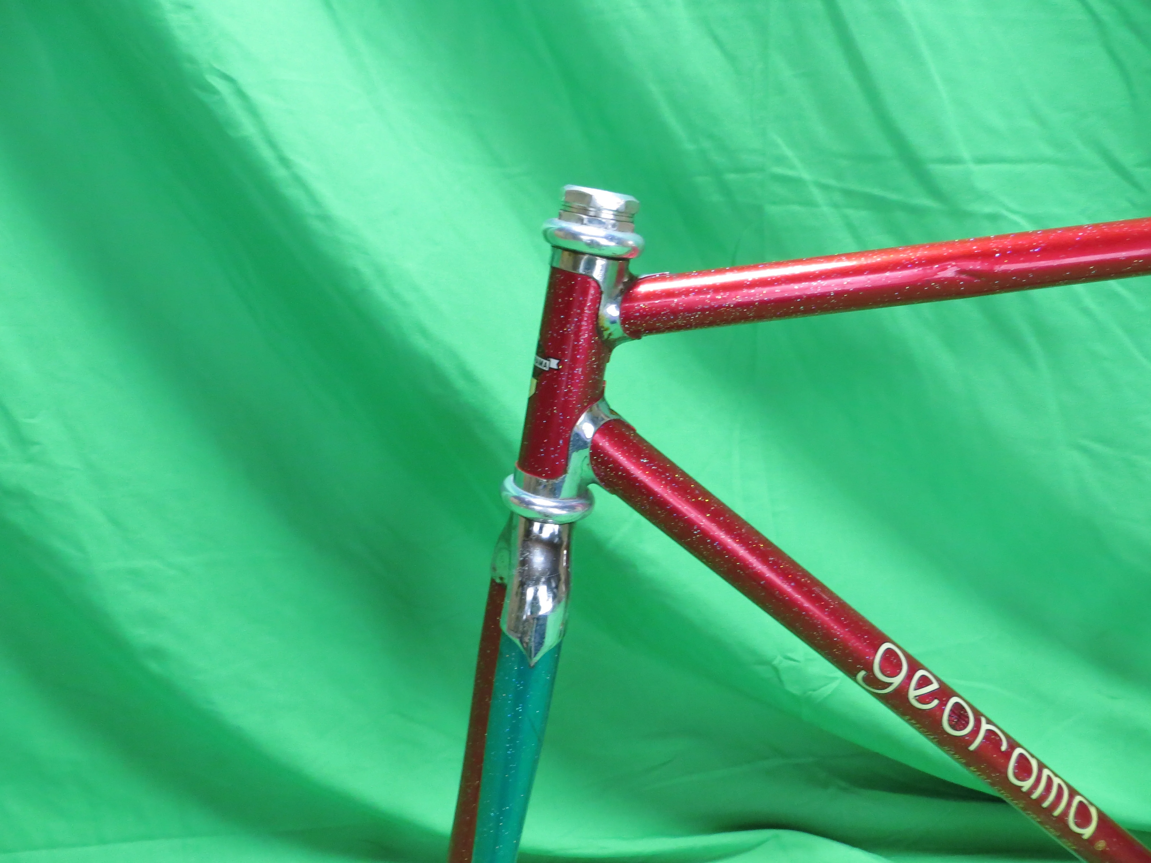 GEORAMA // Red-Green Two-Tone with Rainbow Flake // 51.5cm - Image 2