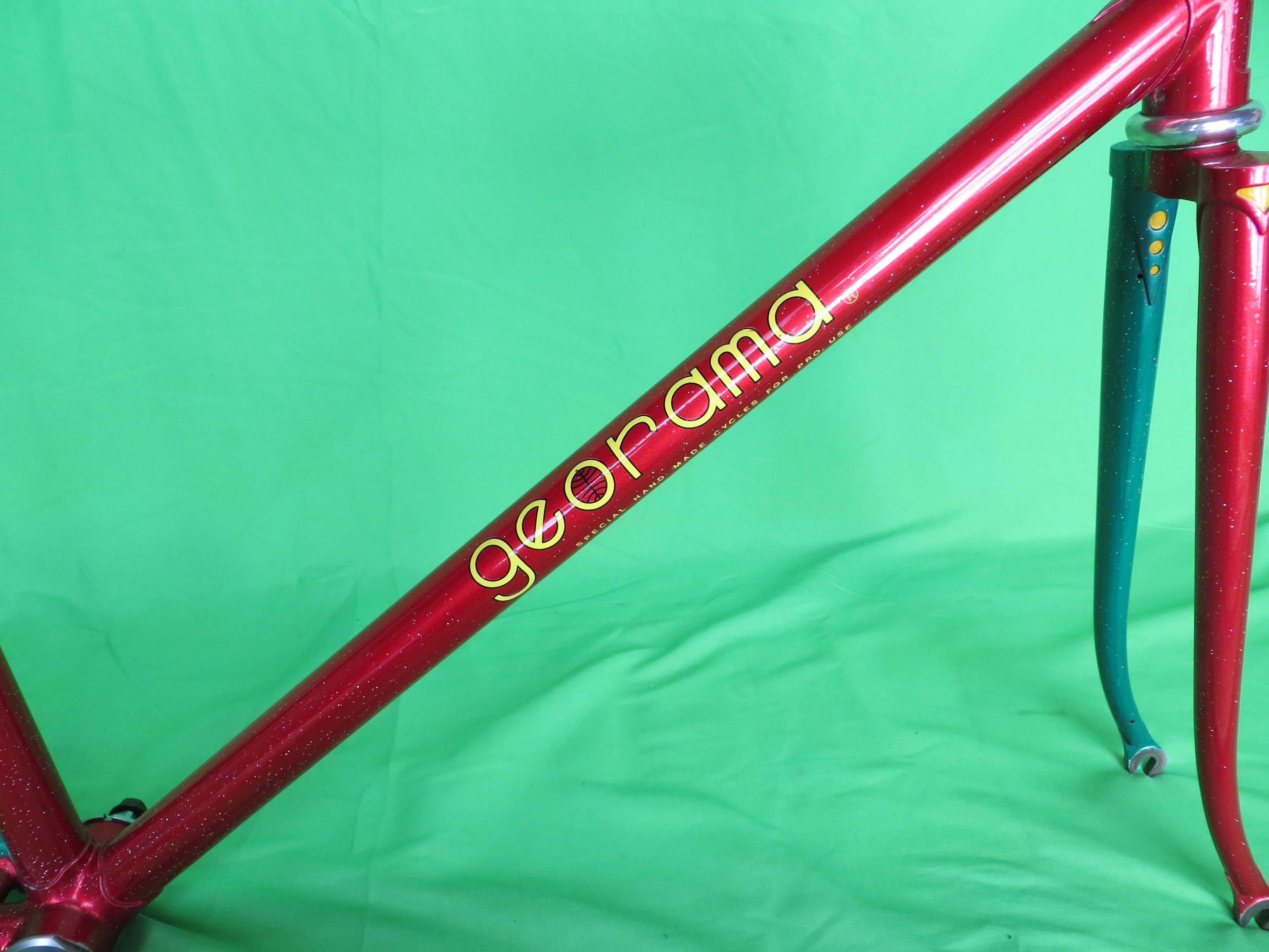 GEORAMA // Red-Green Two-Tone with Rainbow Flake // 51cm - Image 13