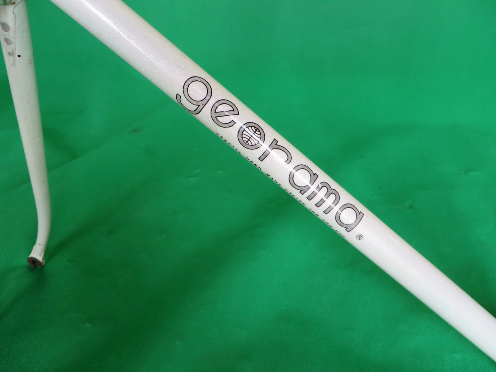 GEORAMA // white + silver flake // 51.5cm - Image 6