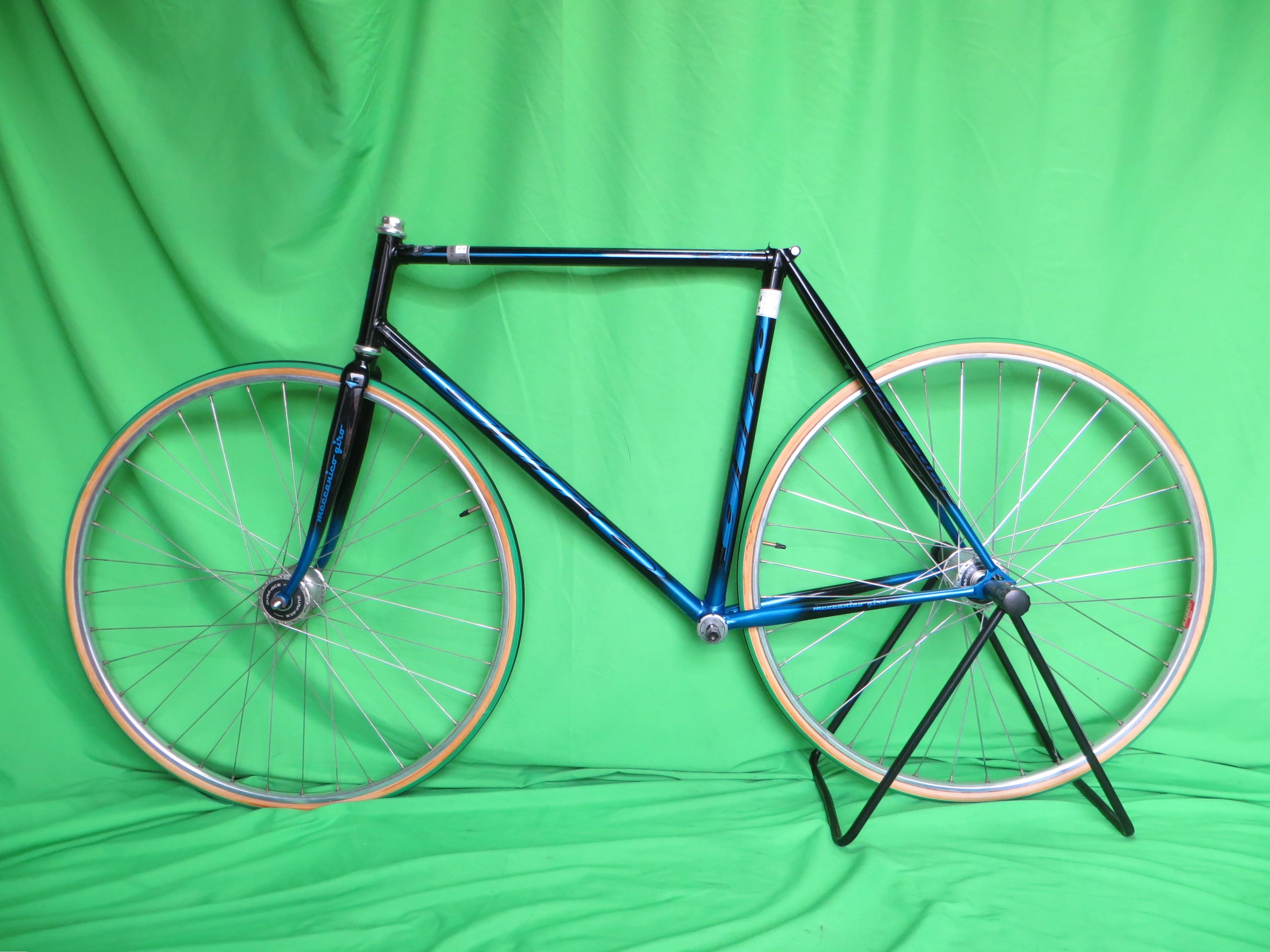 GIRO Columbus Max Fork // Black Blue Fade // 53.5cm - Image 16