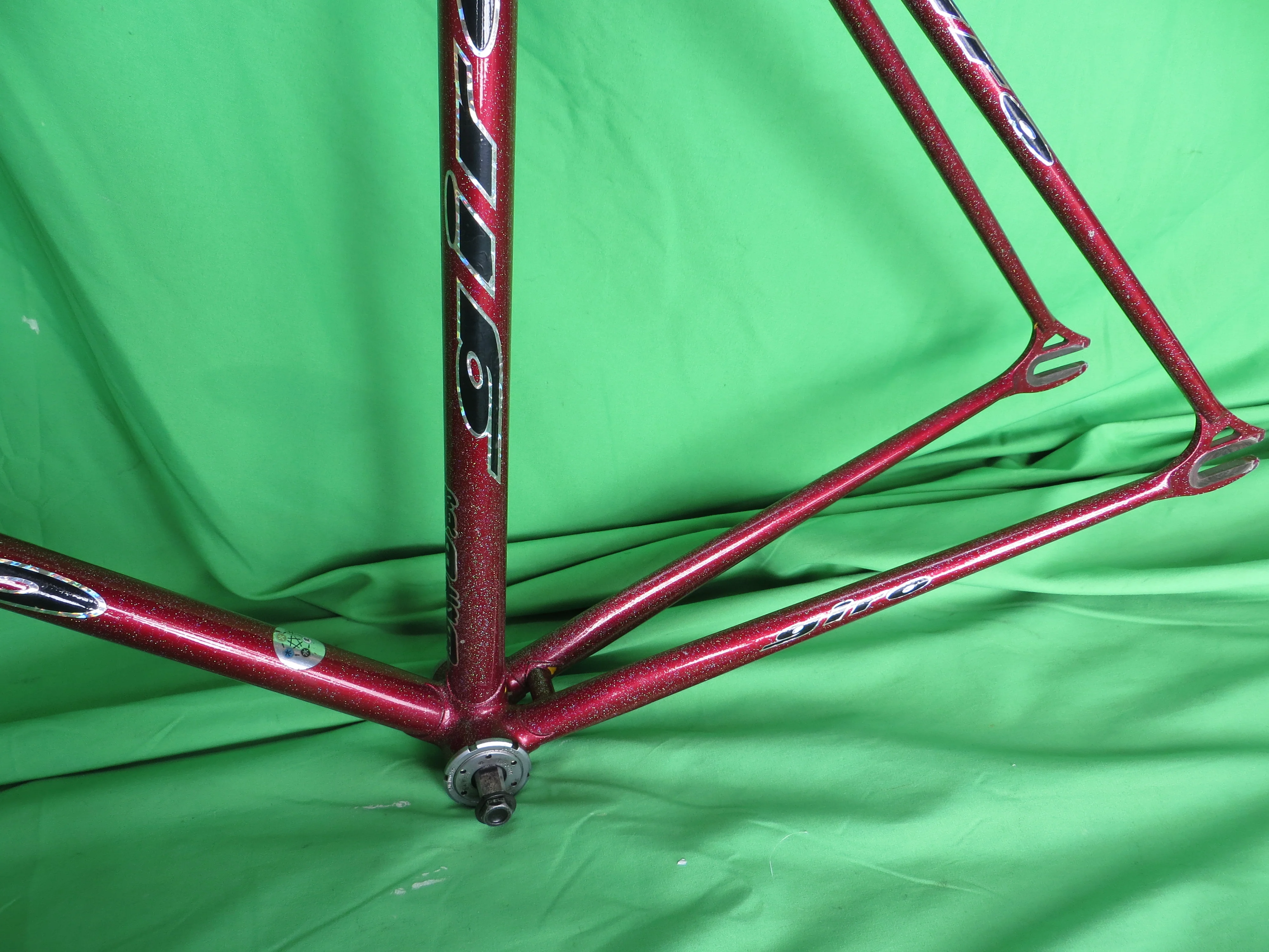 Giro // Red Metallic with Rainbow Flake // 51cm - Image 7