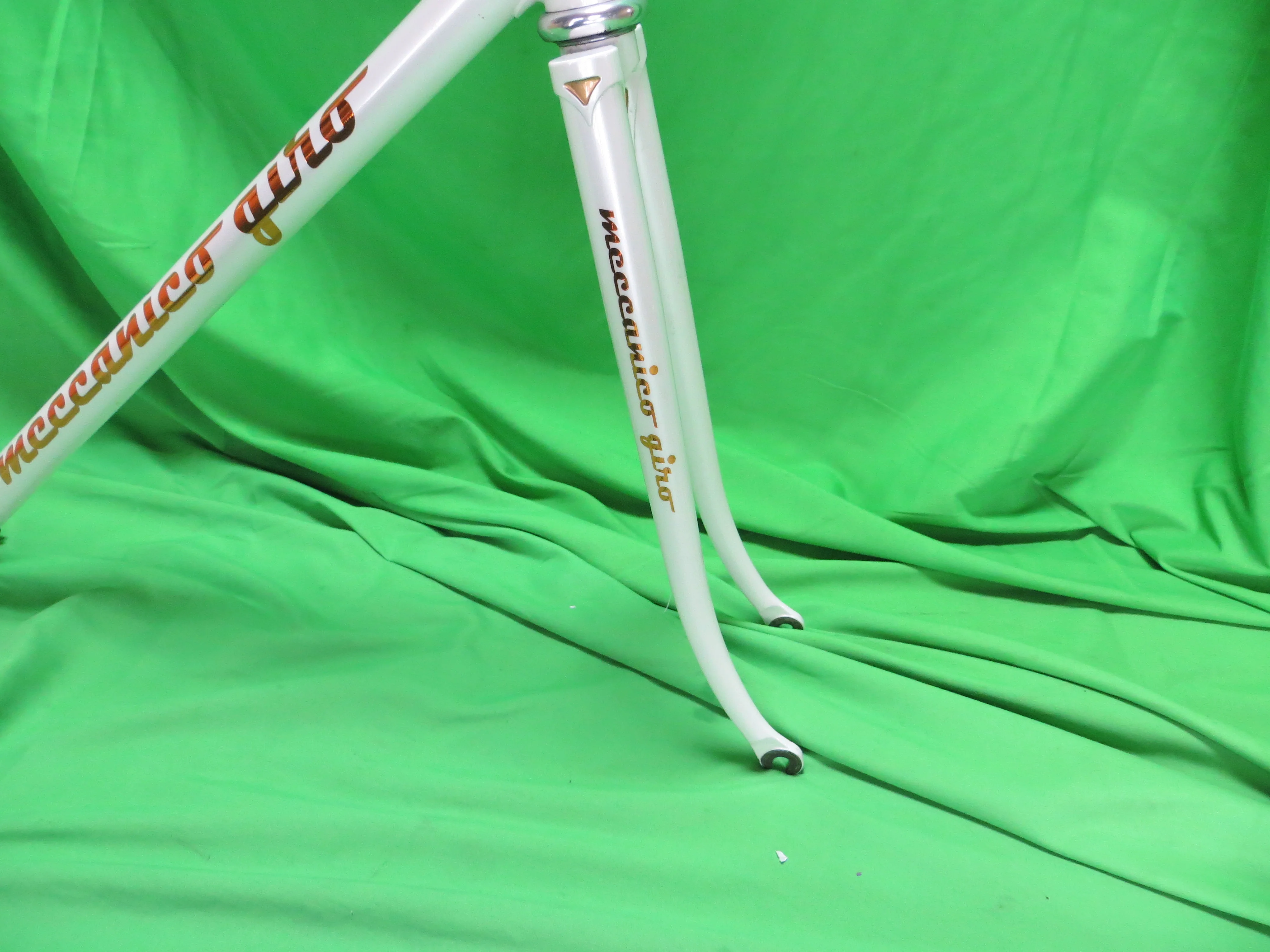 Giro // White // 51.5cm - Image 10