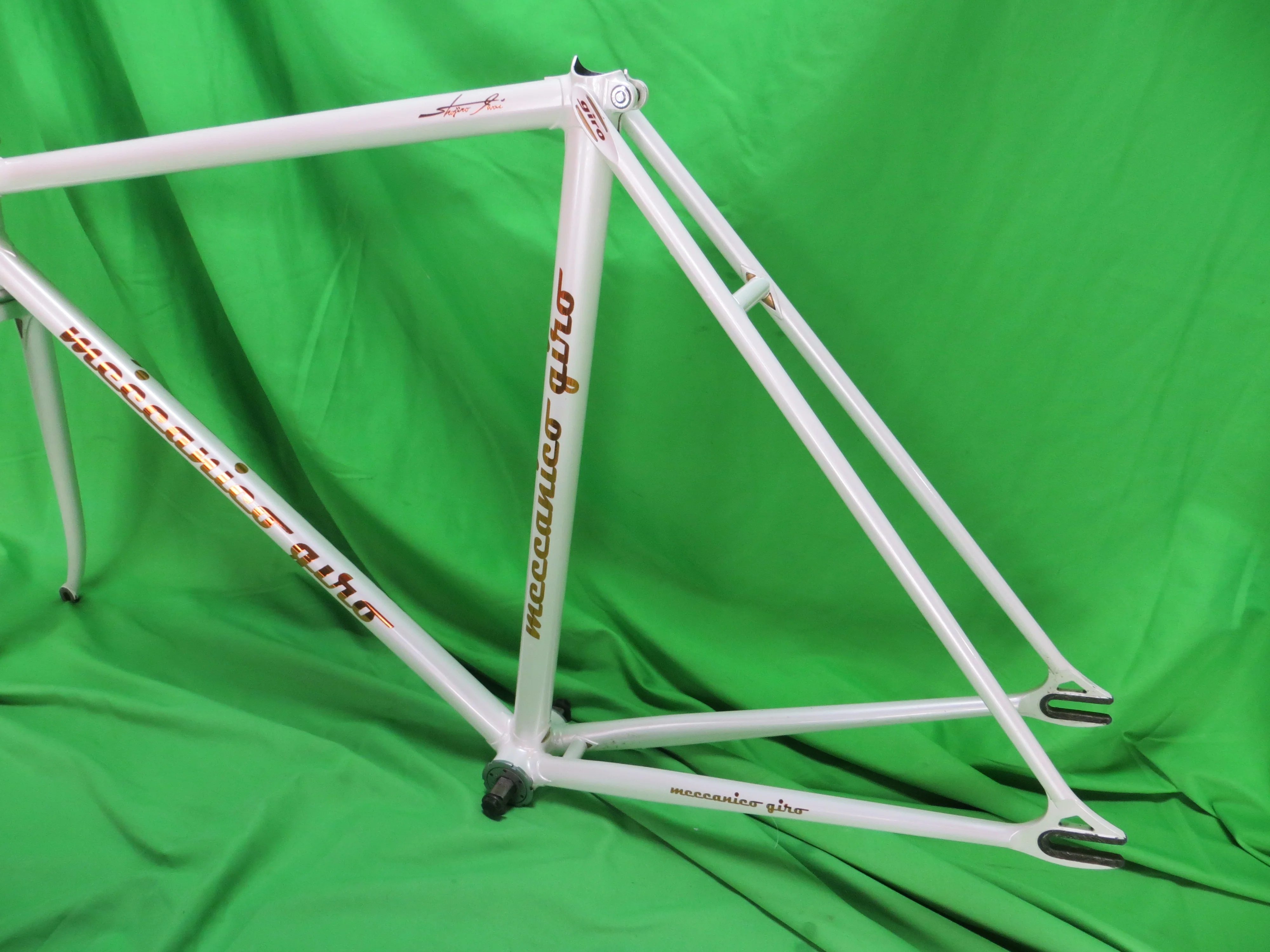 Giro // White // 51.5cm - Image 8