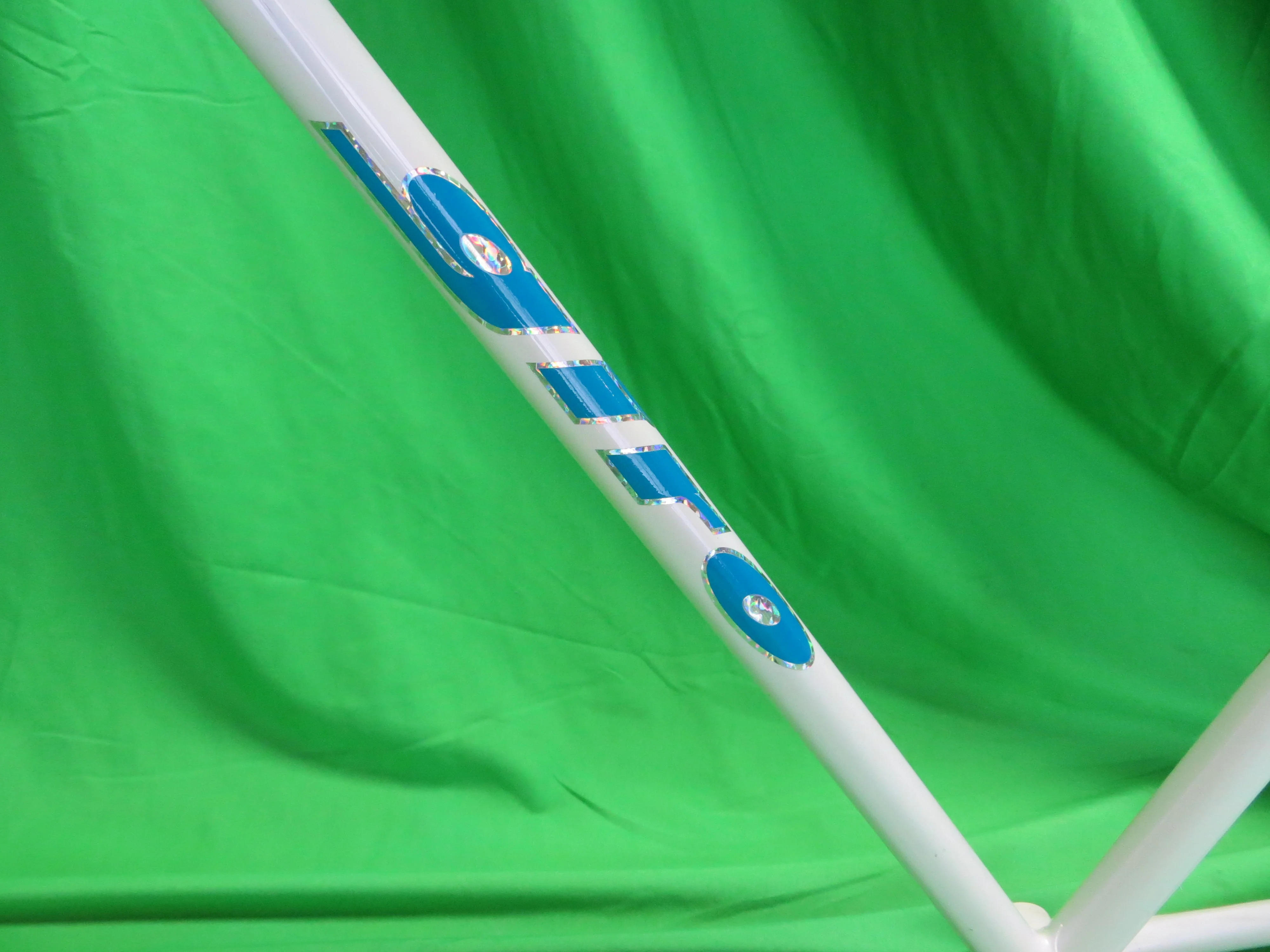 Giro // White // 53.5cm // For Repairs - Image 5