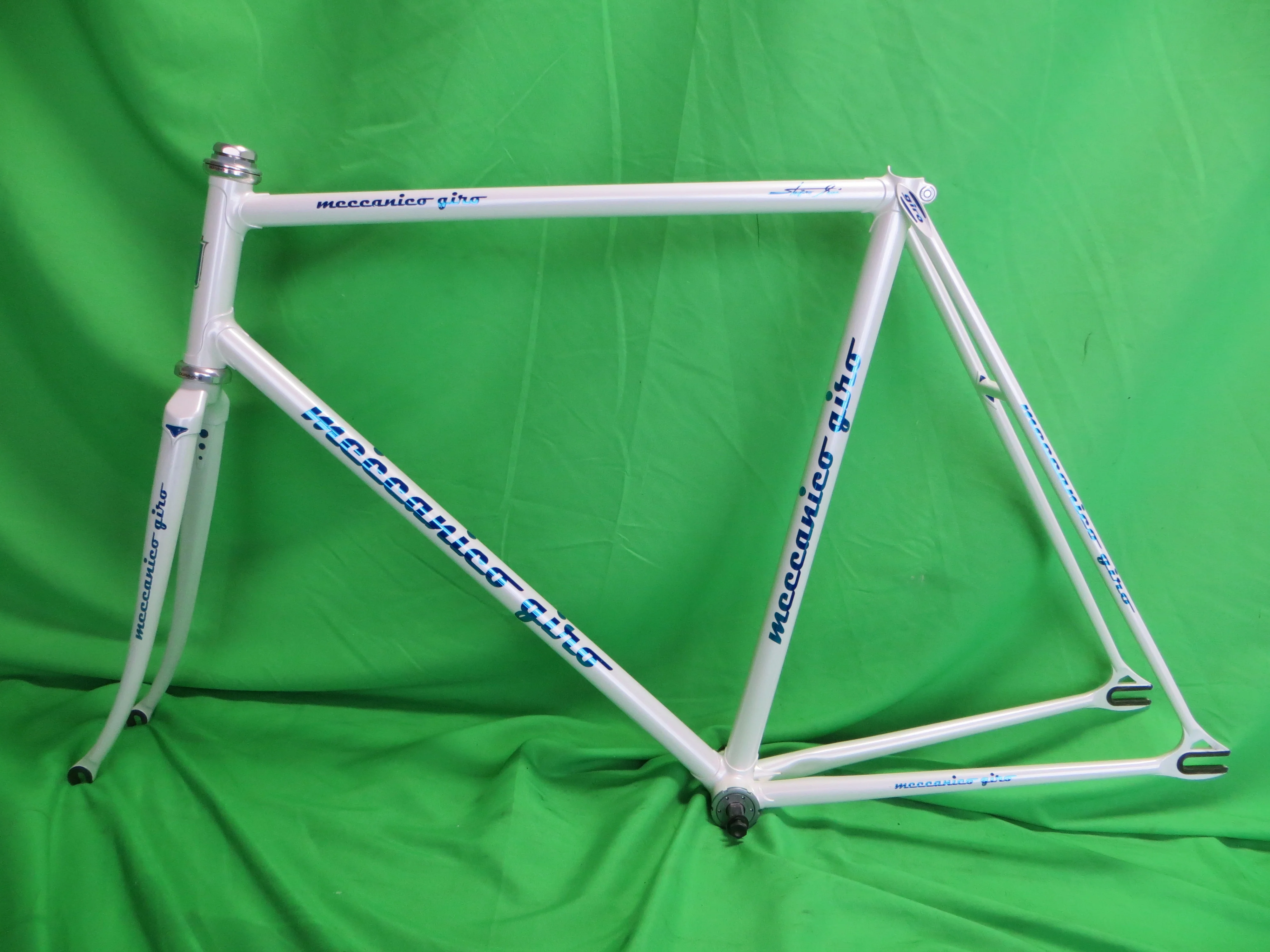 Giro // White // 56cm #2