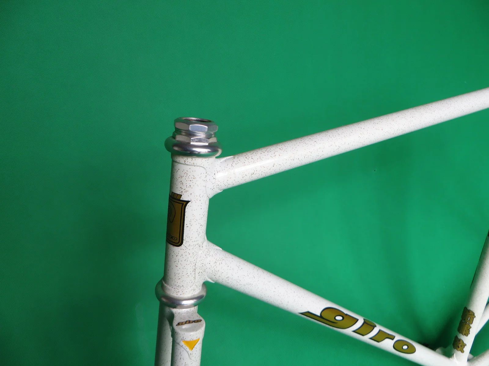 Giro White w Gold flake #3 (52.5cm) - Image 2