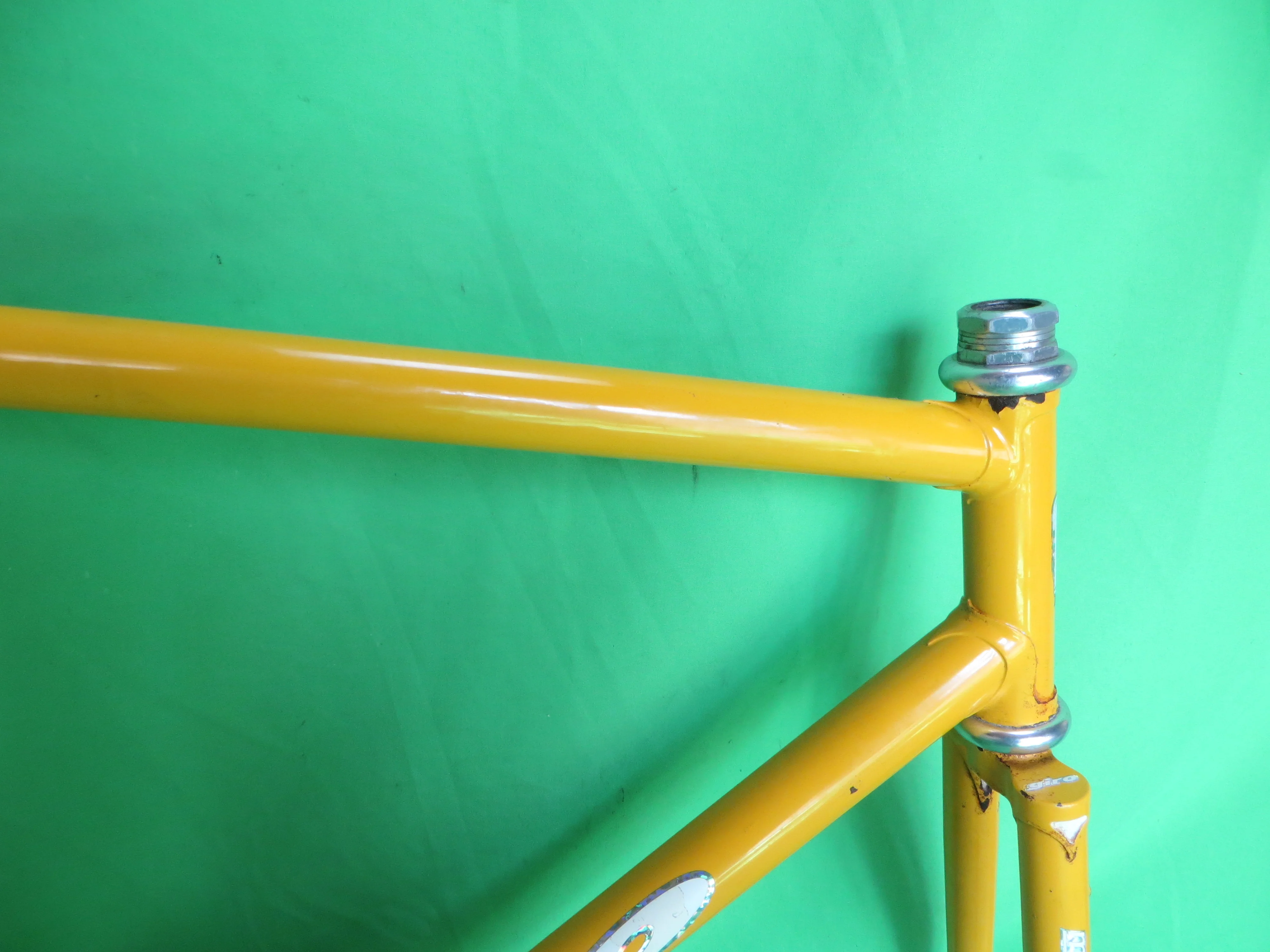 Giro // Yellow Metallic // 53.5cm - Image 12