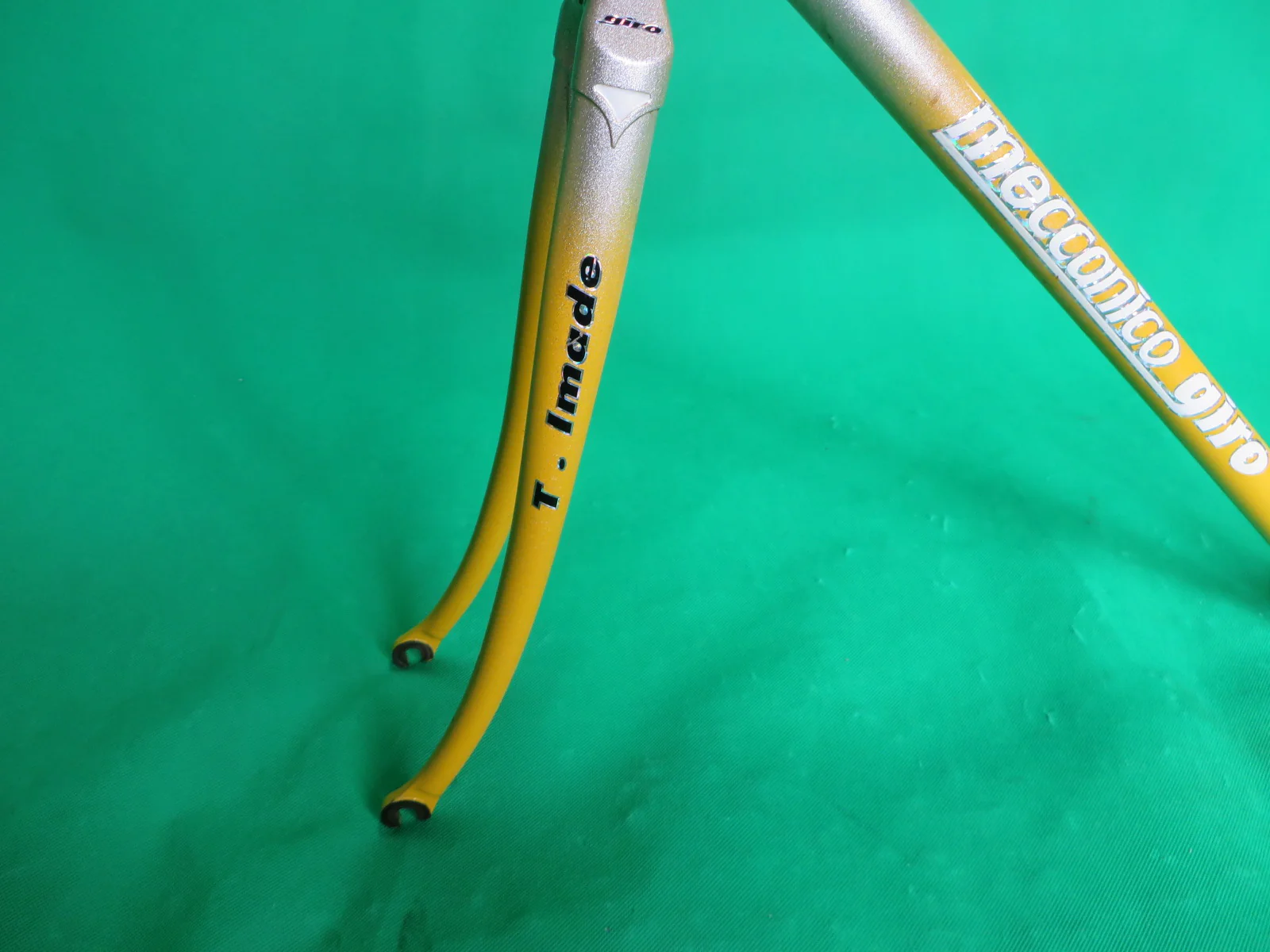 GIRO // Yellow Silver Fade with Silver Flake // 50cm - Image 3