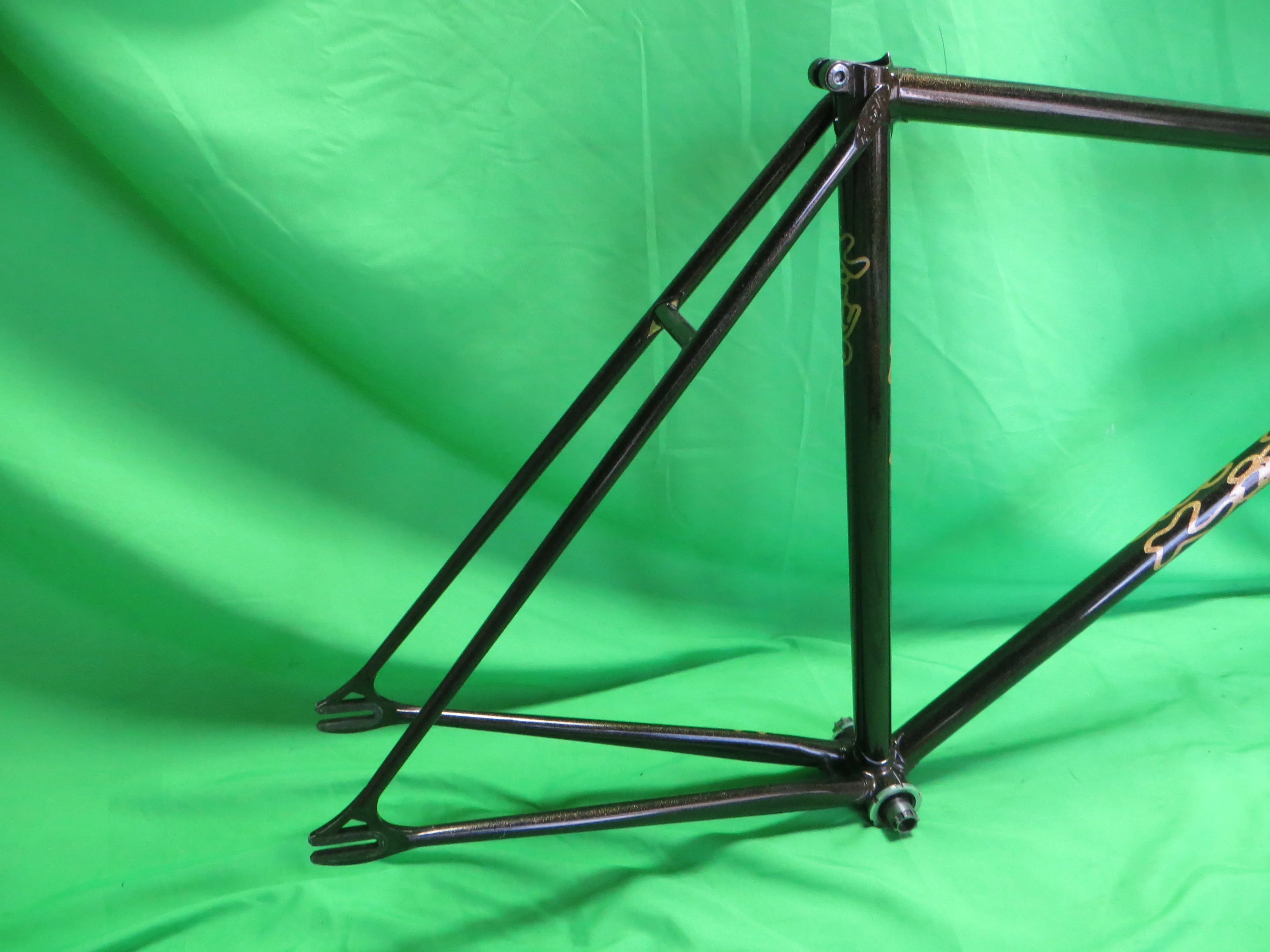 Kiyo Miyazawa // Black with Fine Gold Flake // 53cm - Image 15