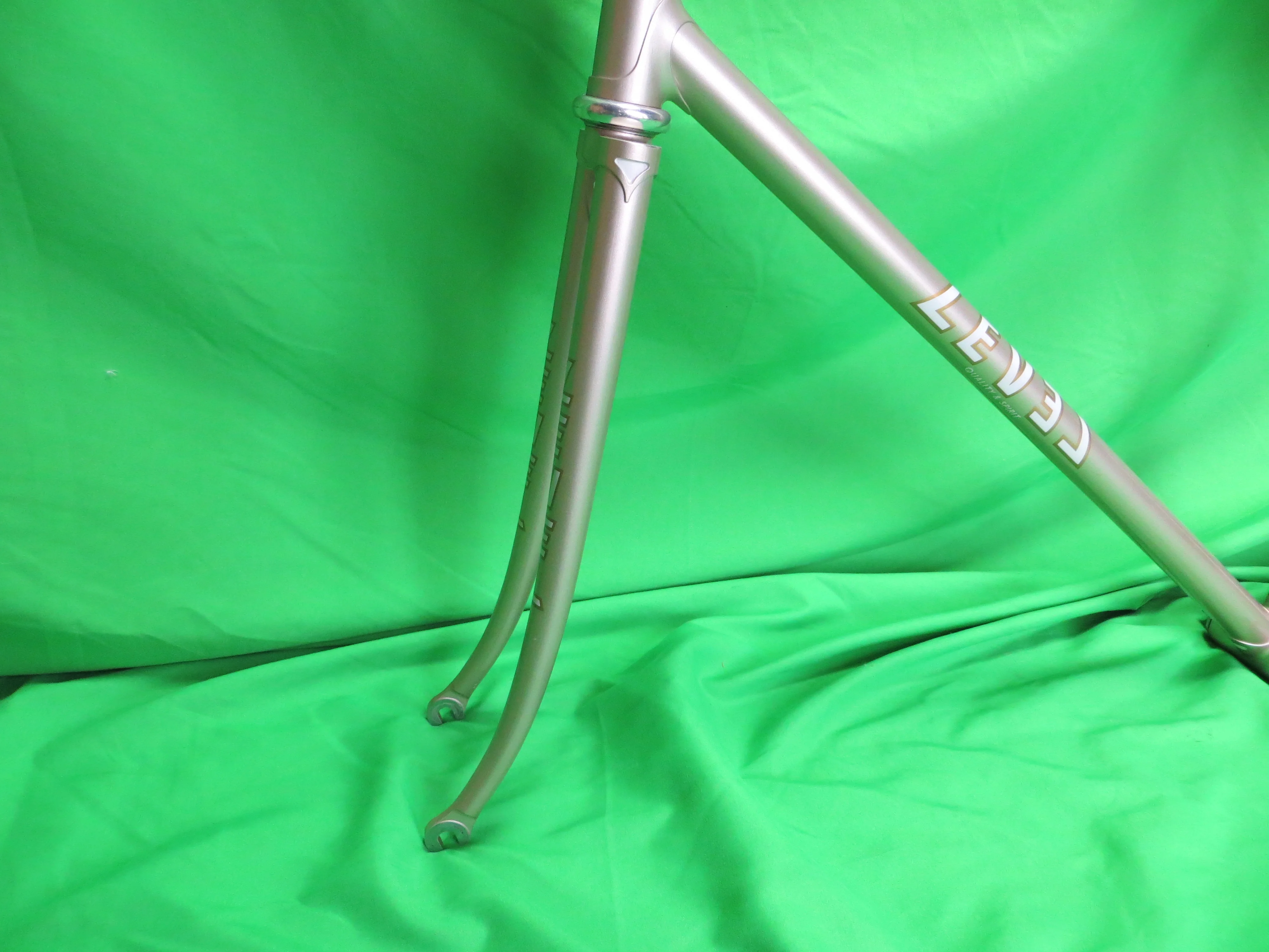 Level // Champagne Gold // 52cm - Image 3