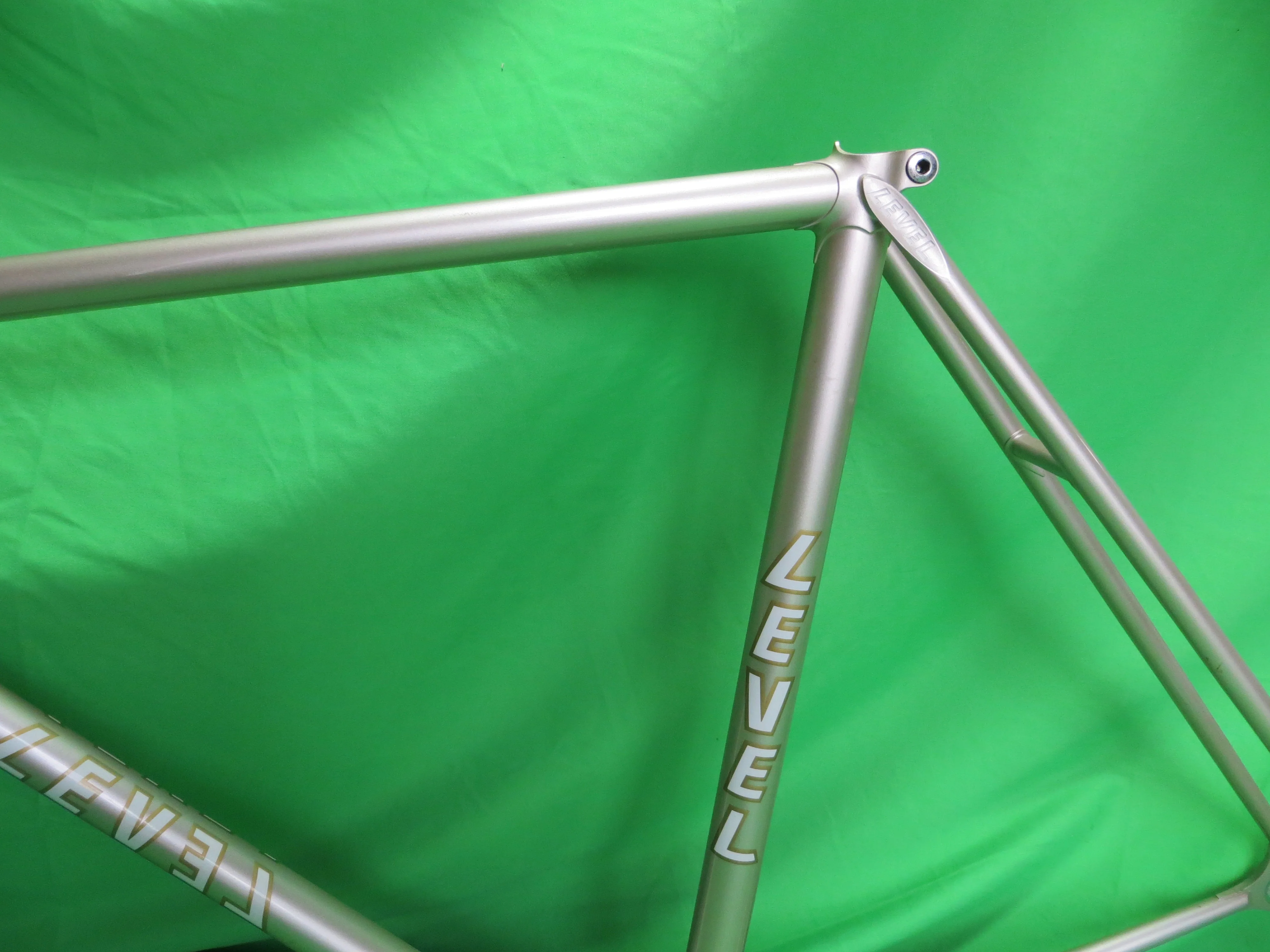 Level // Champagne Gold // 52cm - Image 5