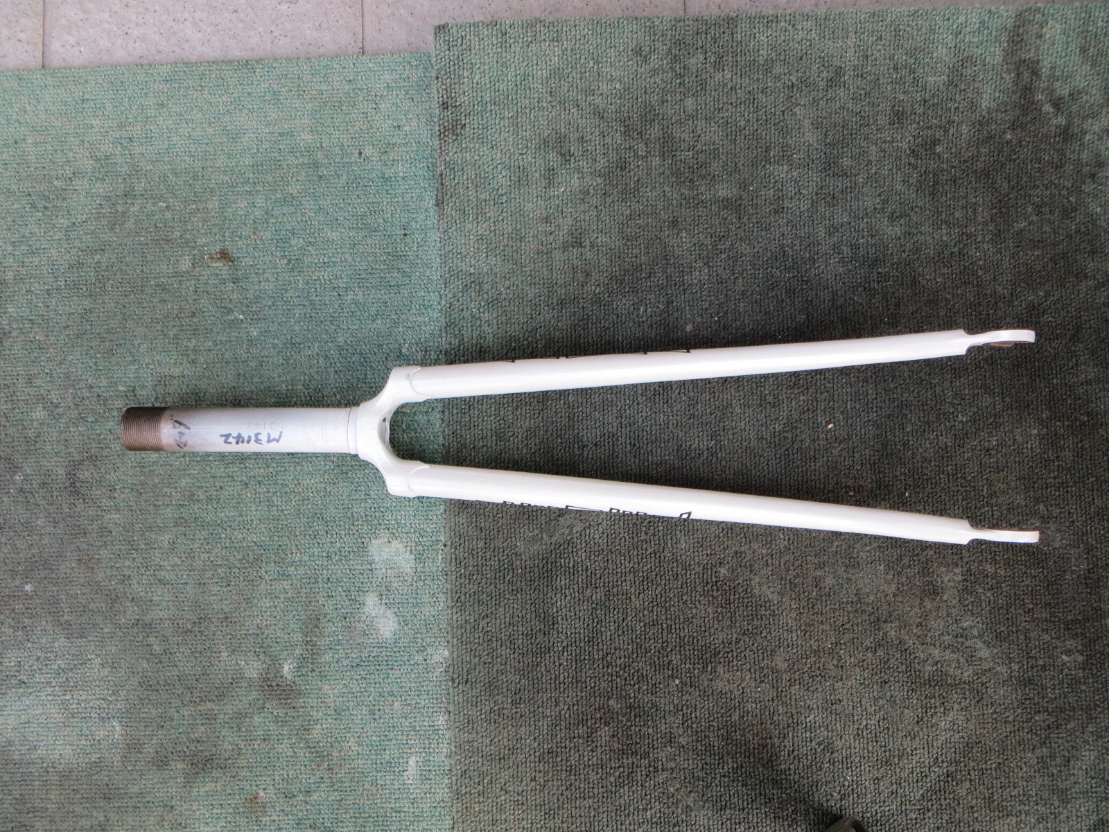 Level Front Fork 131mm Steering Column Length /9mm Axle Slot