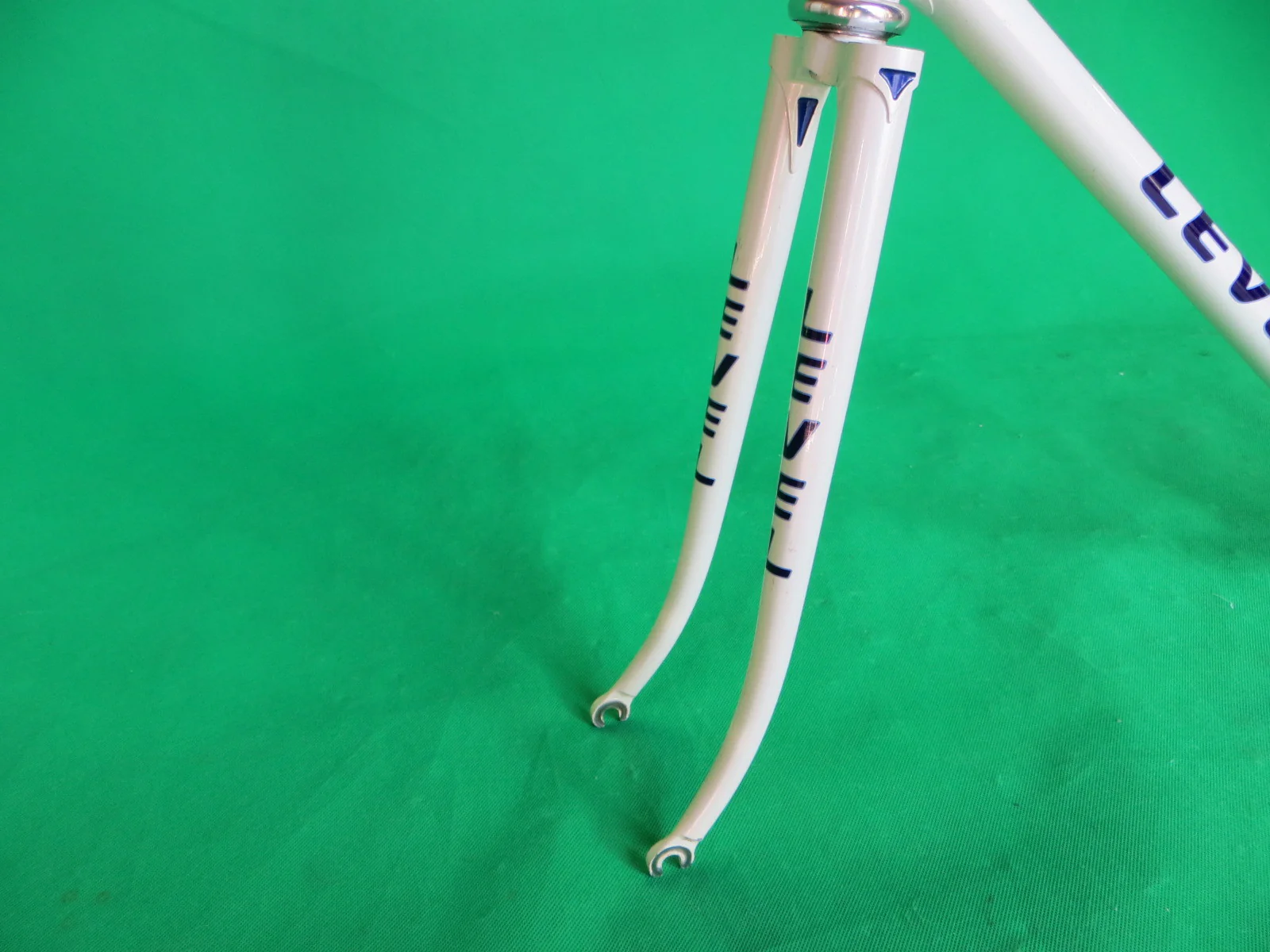 LEVEL // white // 54cm - Image 3