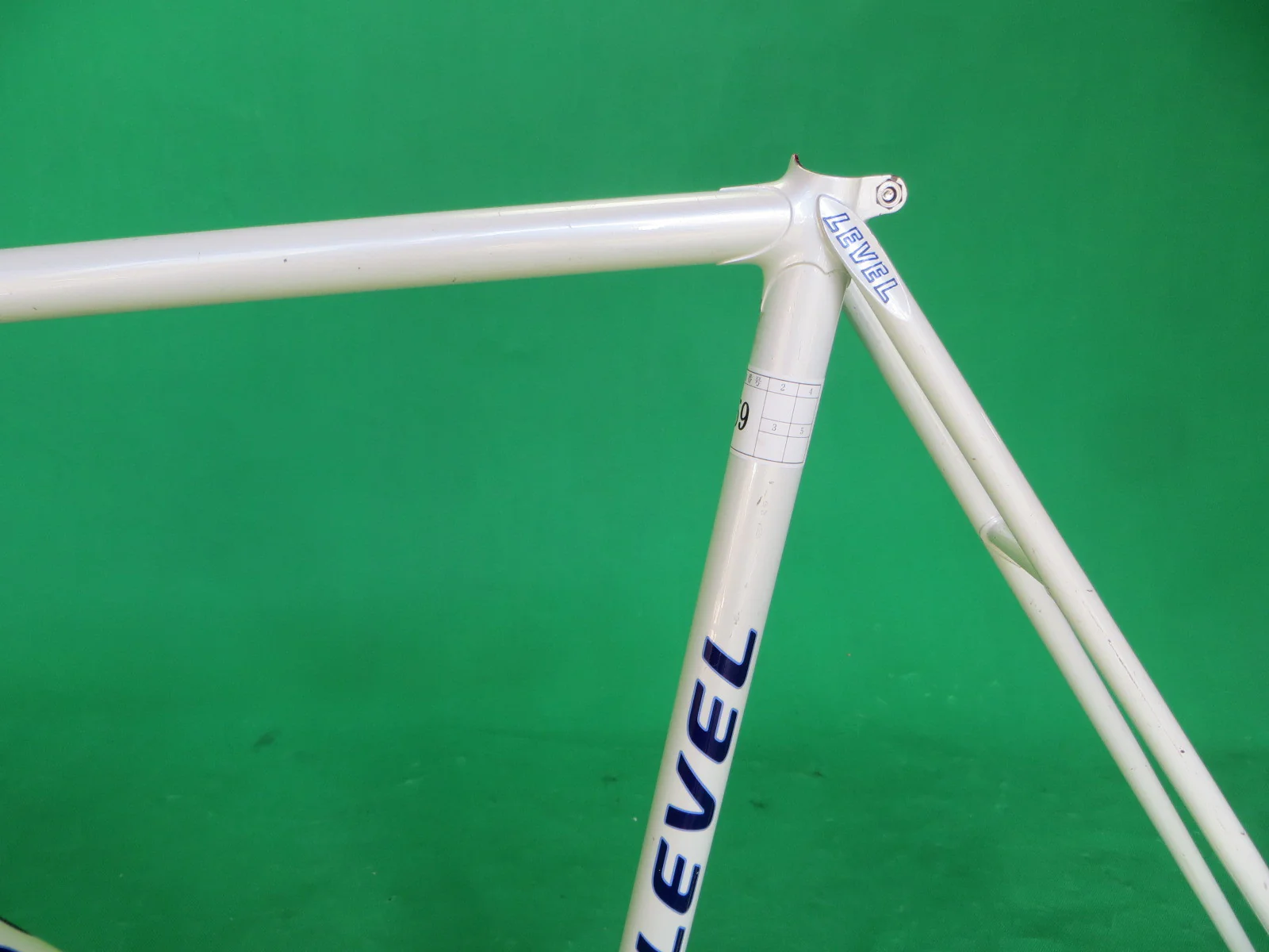 LEVEL // white // 54cm - Image 5