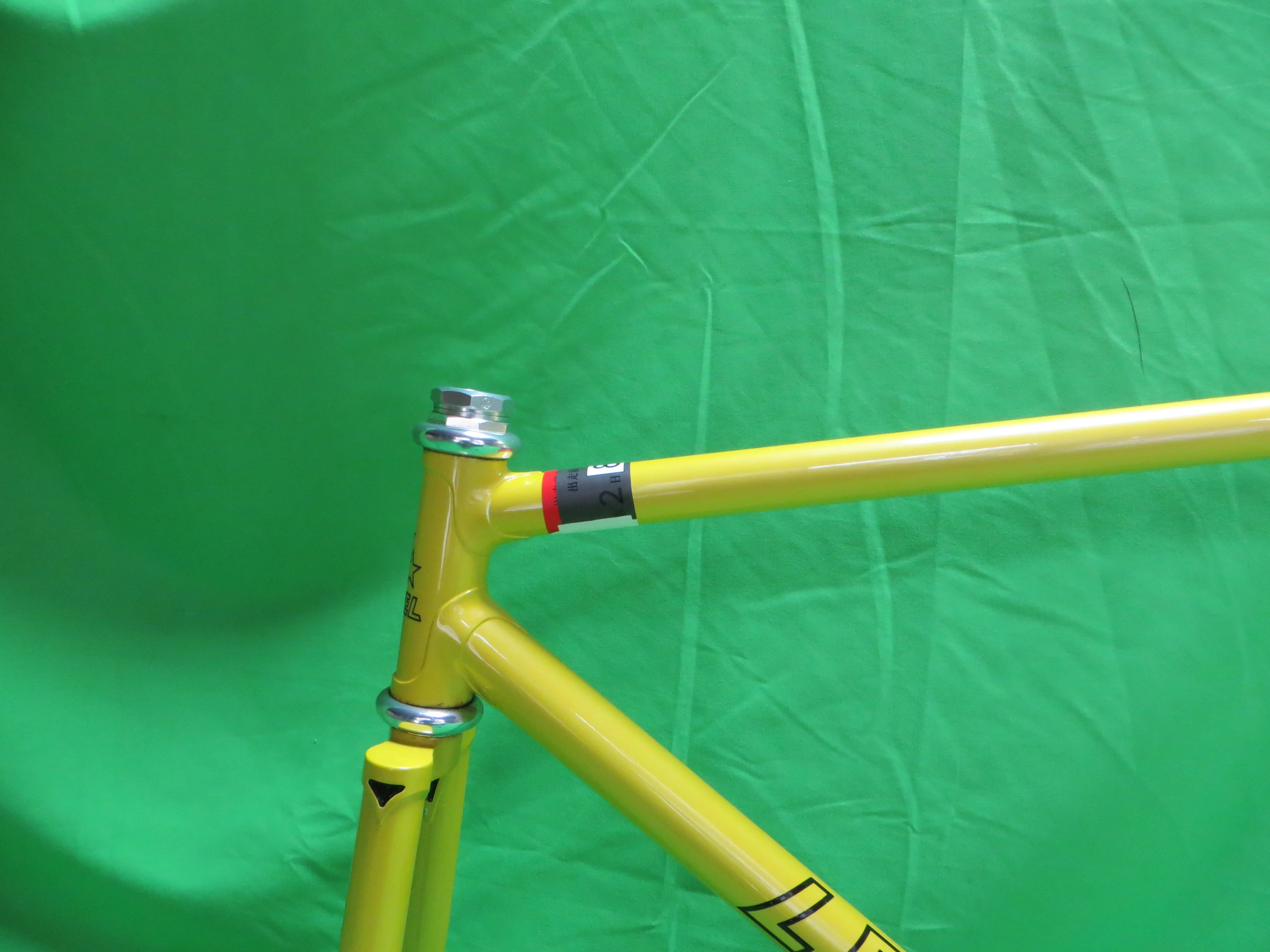 Level // Yellow Metallic // 51cm - Image 4