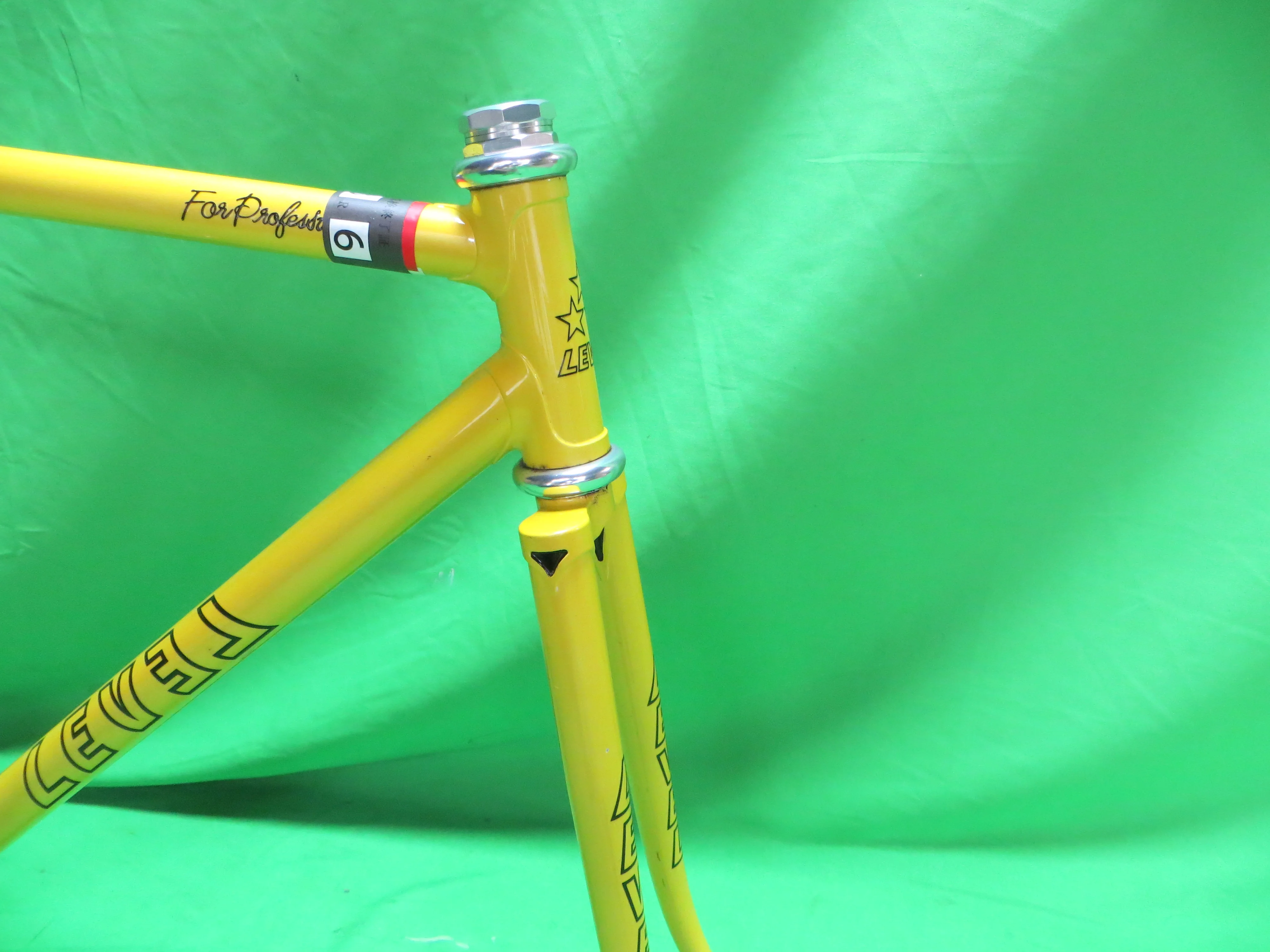 Level // Yellow Metallic // 51cm - Image 9