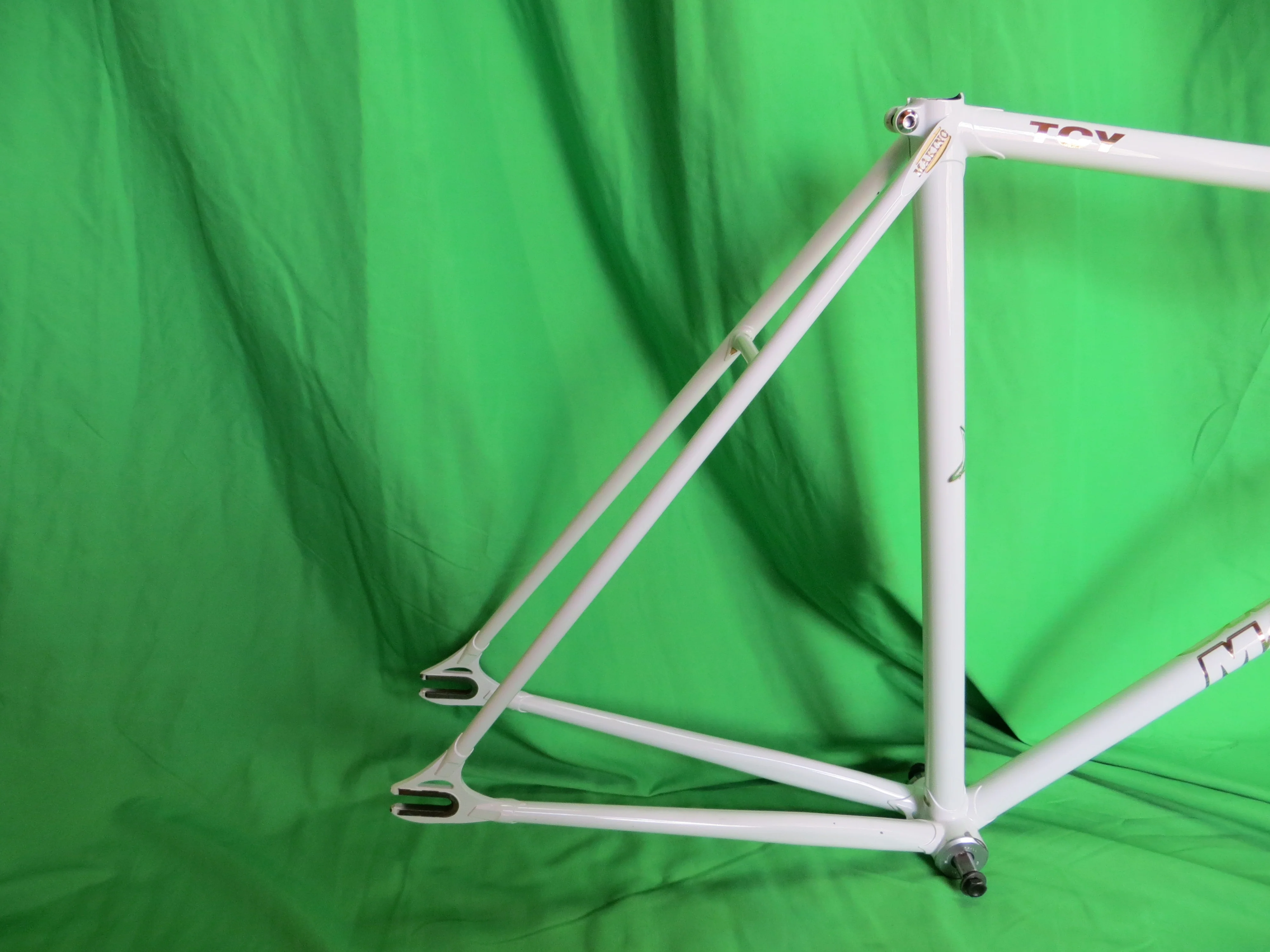 Makino // White // 53.5cm - Image 15