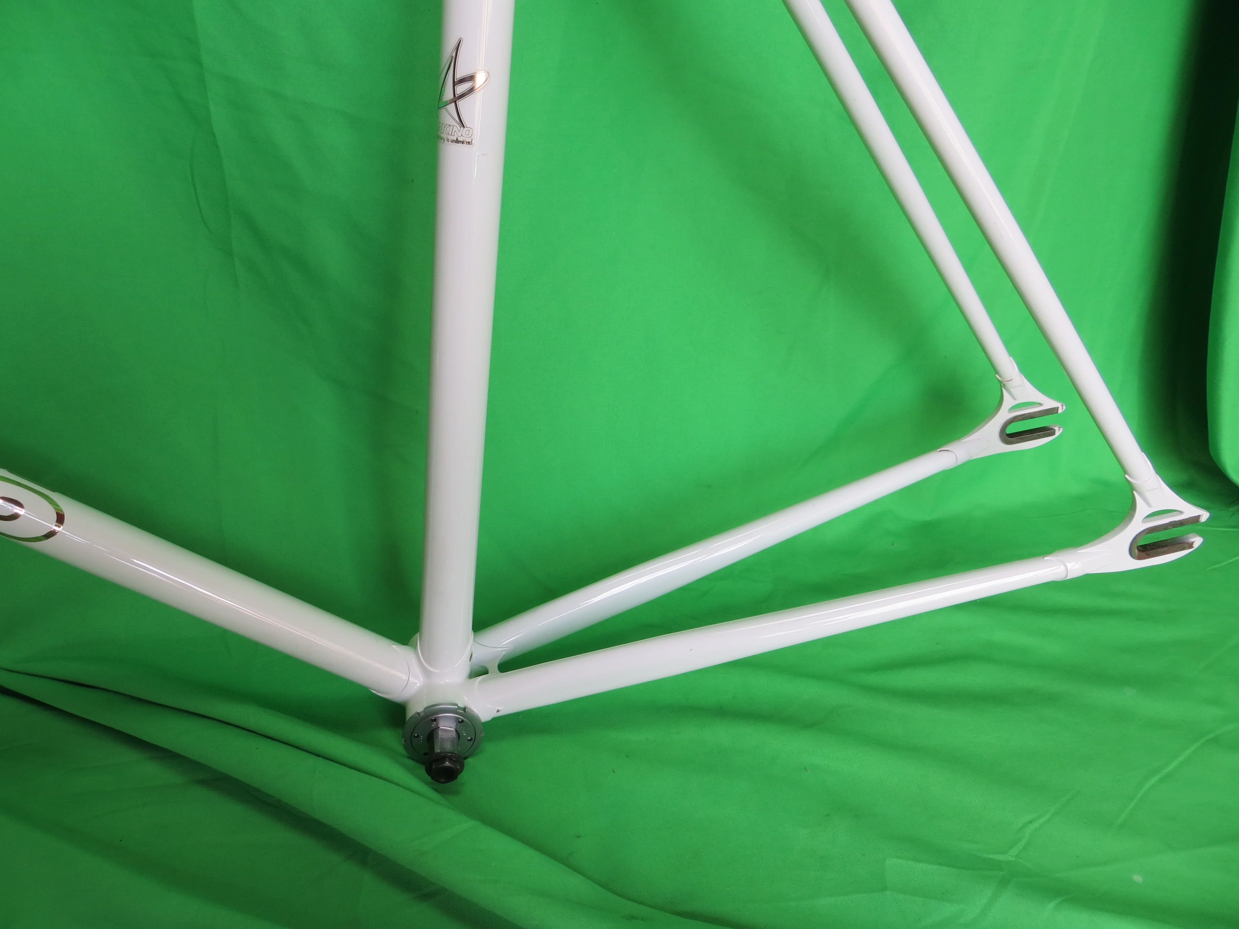 Makino // White // 53.5cm - Image 7