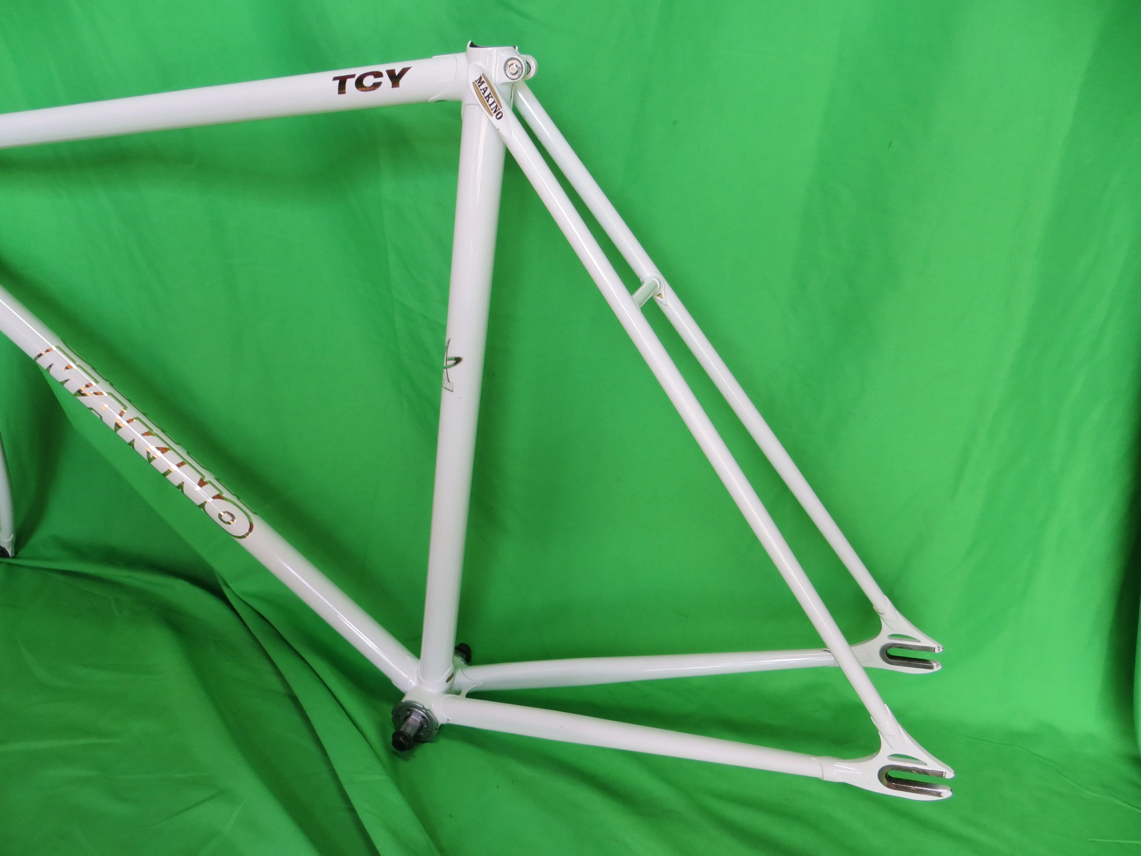 Makino // White // 53.5cm - Image 8