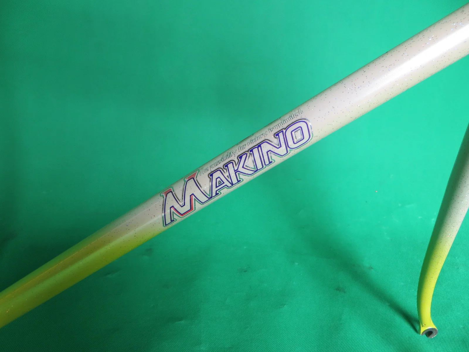 MAKINO // white & yellow fade with flake // Kasei 4130R tubing // 52.5cm - Image 13