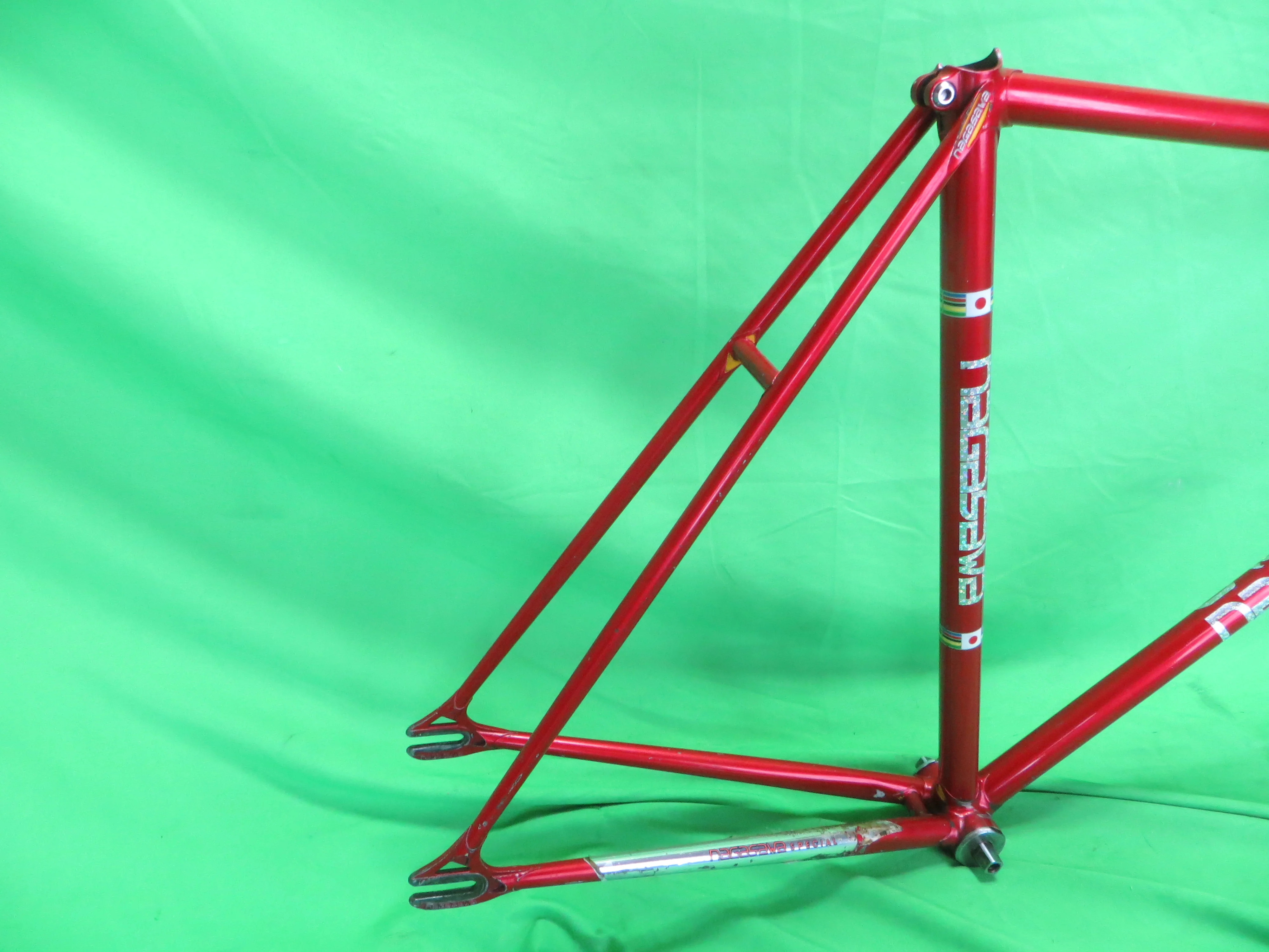 Nagasawa // Red Metallic with rainbow flake // 54.5cm - Image 17