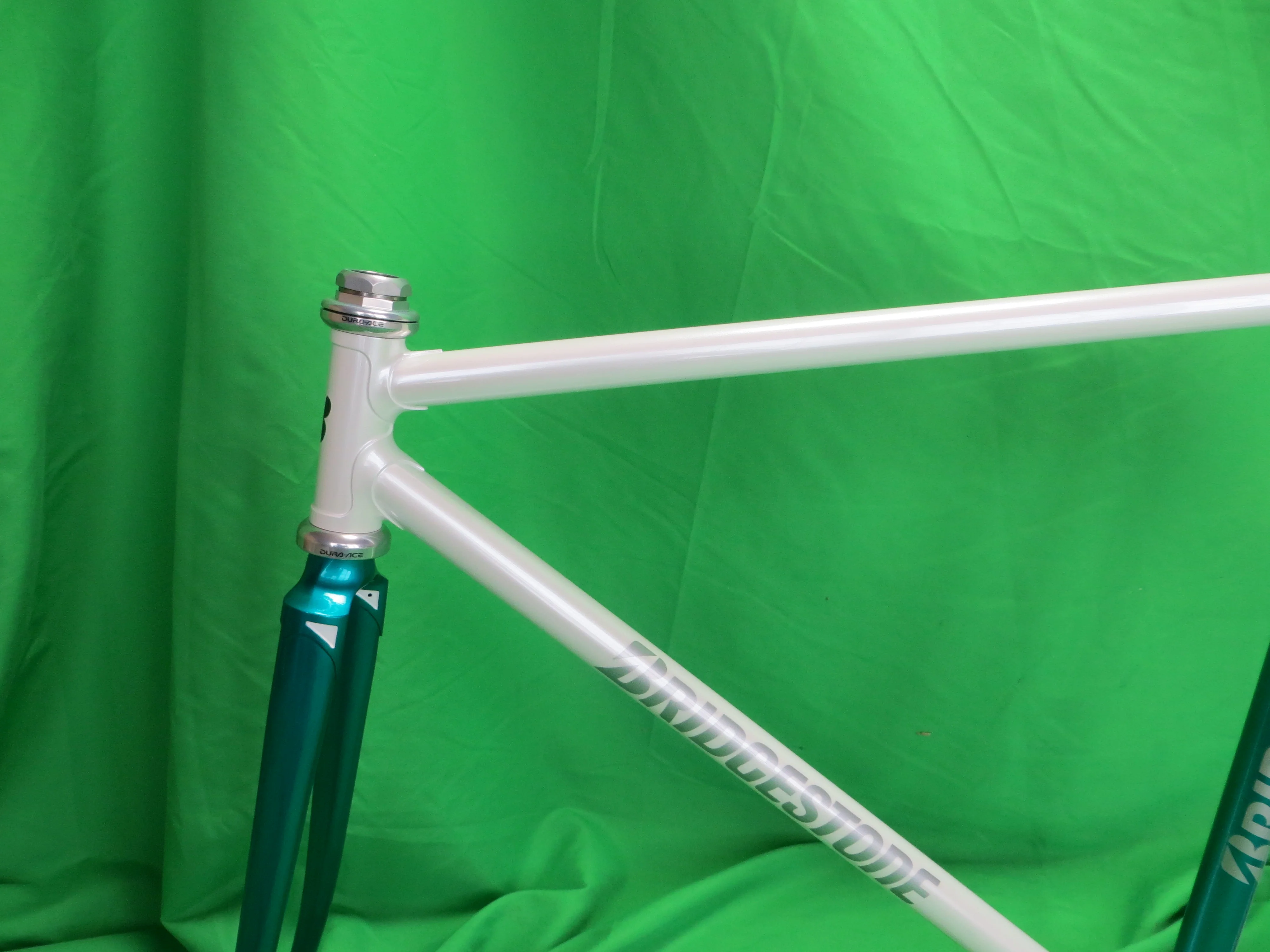 Never Used Bridgestone // White / Turquoise Metallic // 48.5cm - Image 4