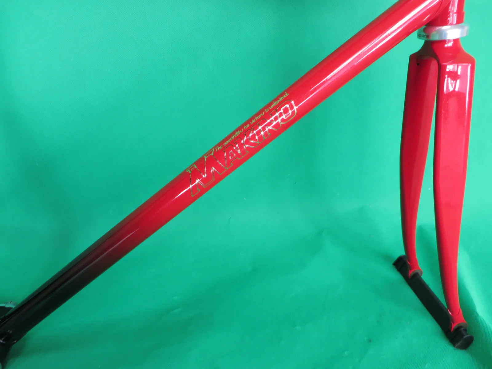 Never Used Makino Columbus Max Fork/ Reynolds 631 // Red / Black Fade // 52.5cm - Image 13