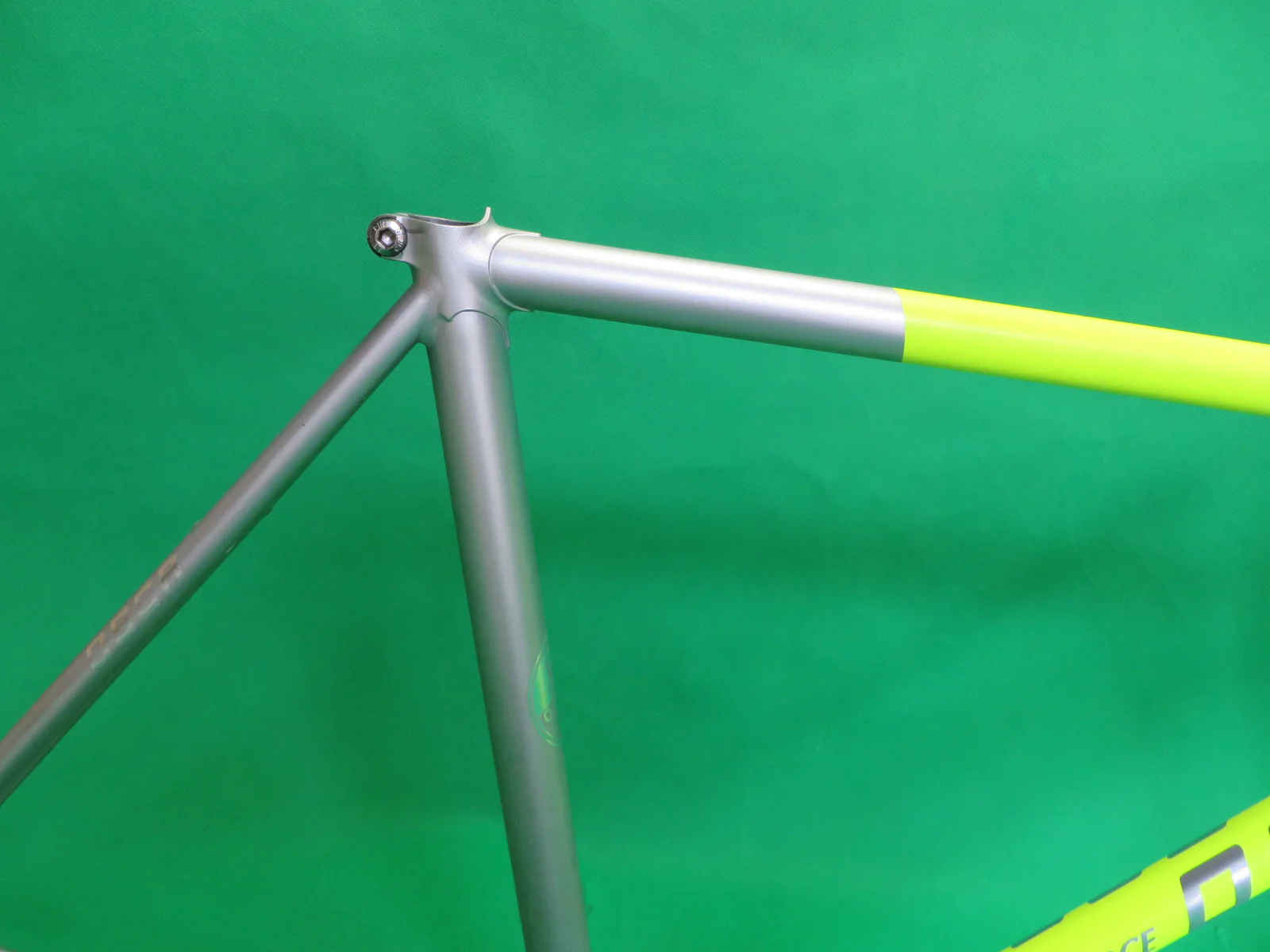 OSCA Columbus Max Fork 2019 // Matte Neon Yellow / Matte Silver Two Tone // 49cm - Image 12
