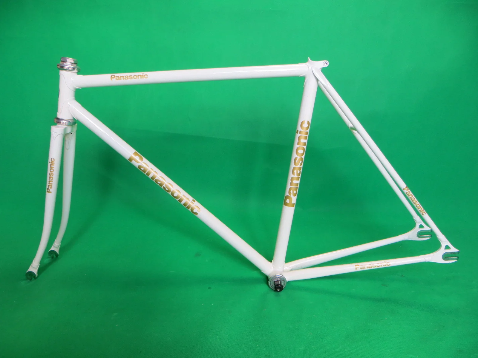 PANASONIC // white + gold flake // 51cm