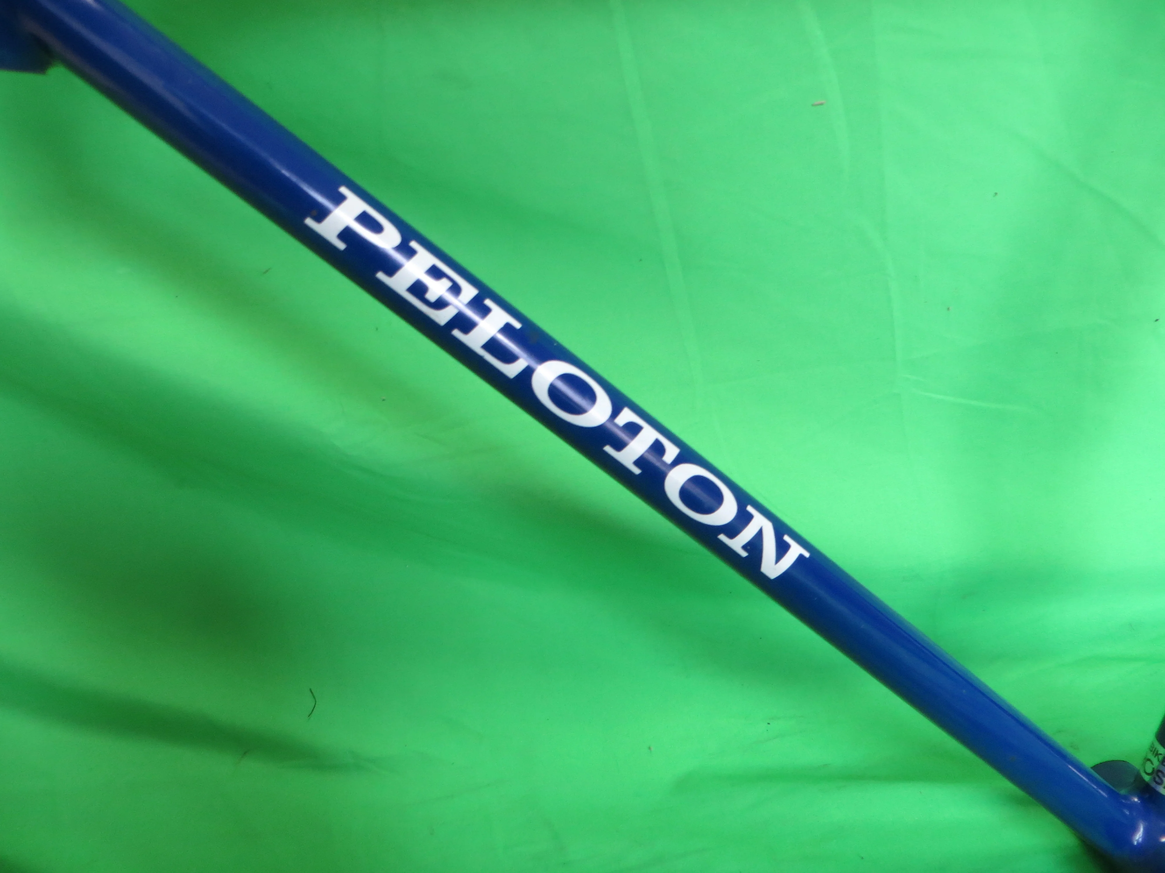 Peloton // Blue / Light Blue Fade // 50.5cm // For Repairs - Image 4